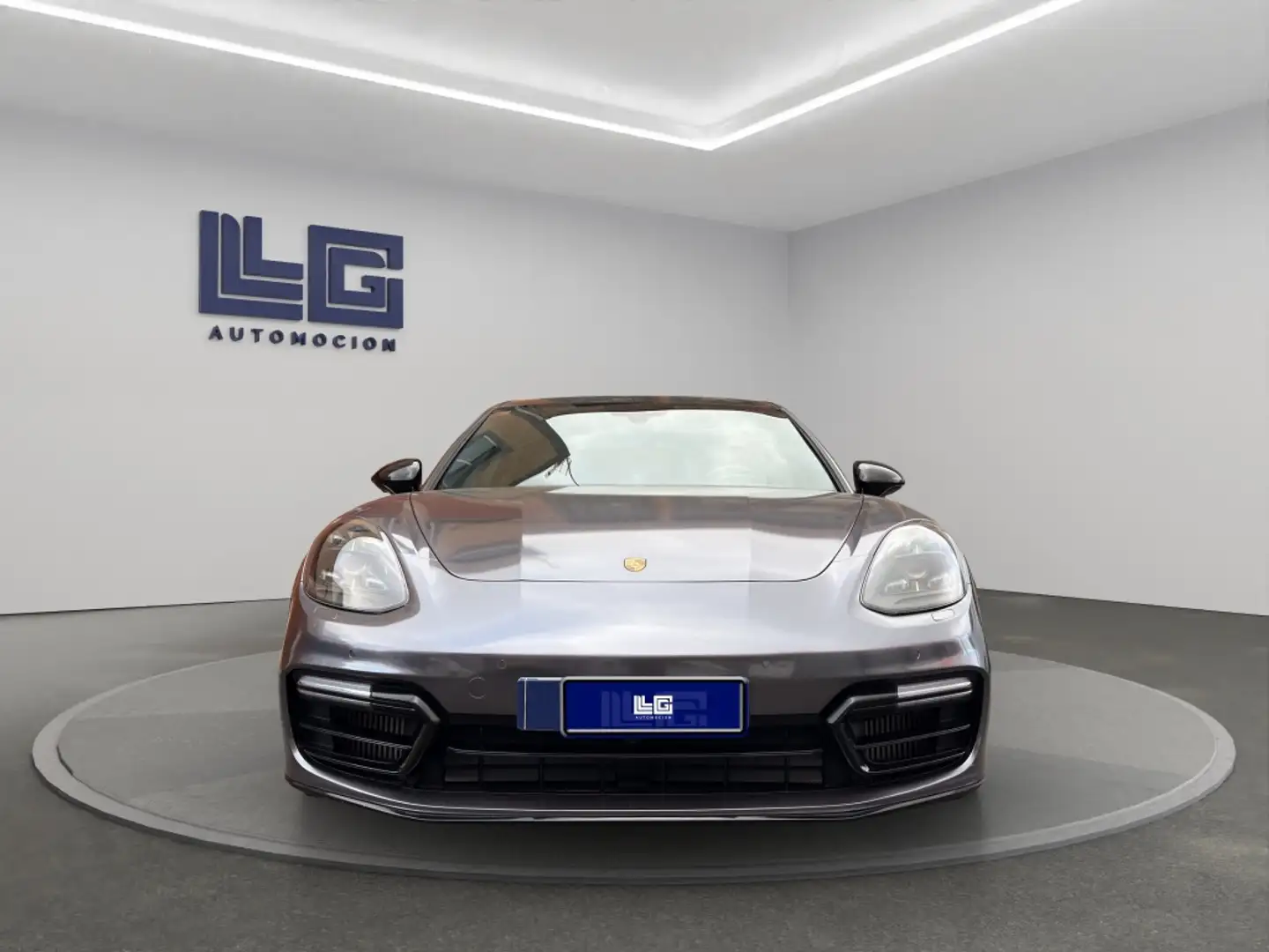 Porsche Panamera GTS Aut. Gris - 2