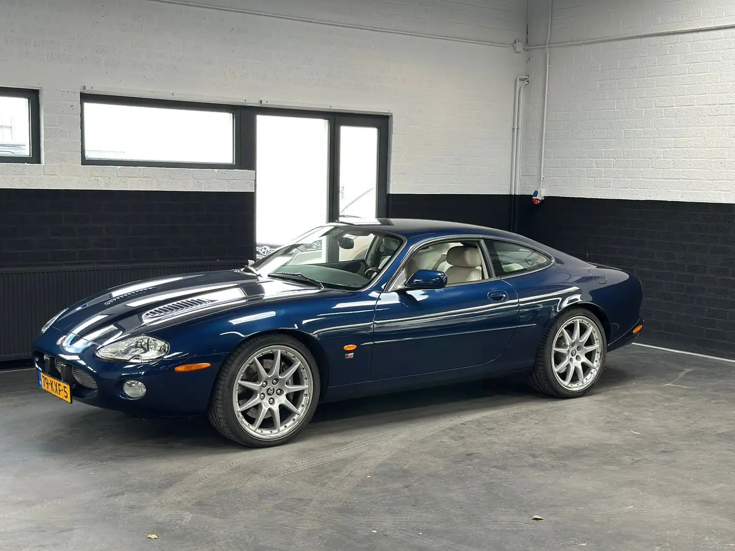 Jaguar XKR 4.0 V8 Coupé, BBS, Superstaat, Taxatie € 29.000, 3 Azul - 2