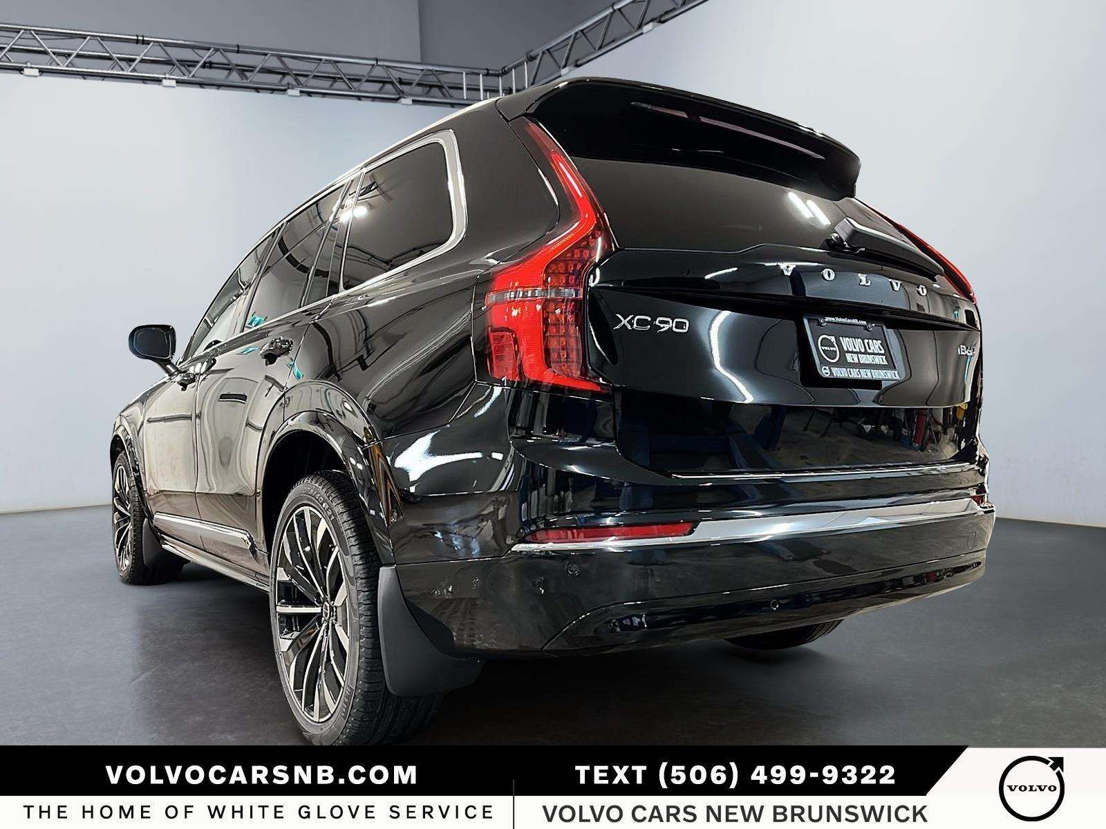 2026 Volvo XC90 B6 Ultra Bright Theme 6-Seater alt 4