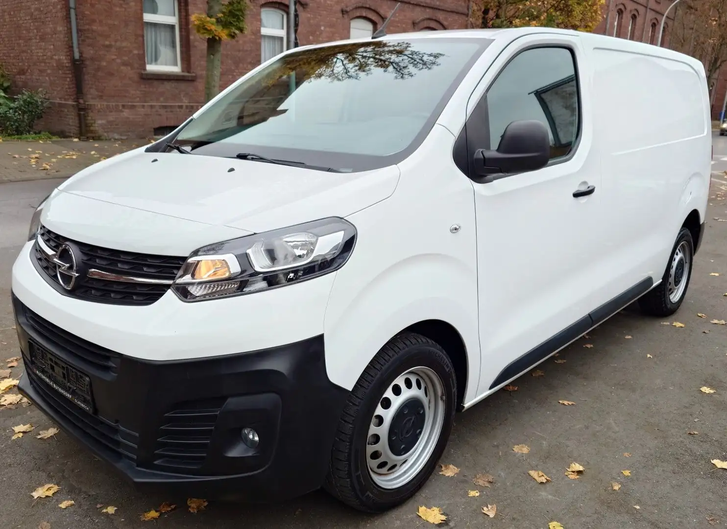 Opel Vivaro Kasten Selection 1.5D KLIMA/PDC/USB/14TKM Weiß - 1