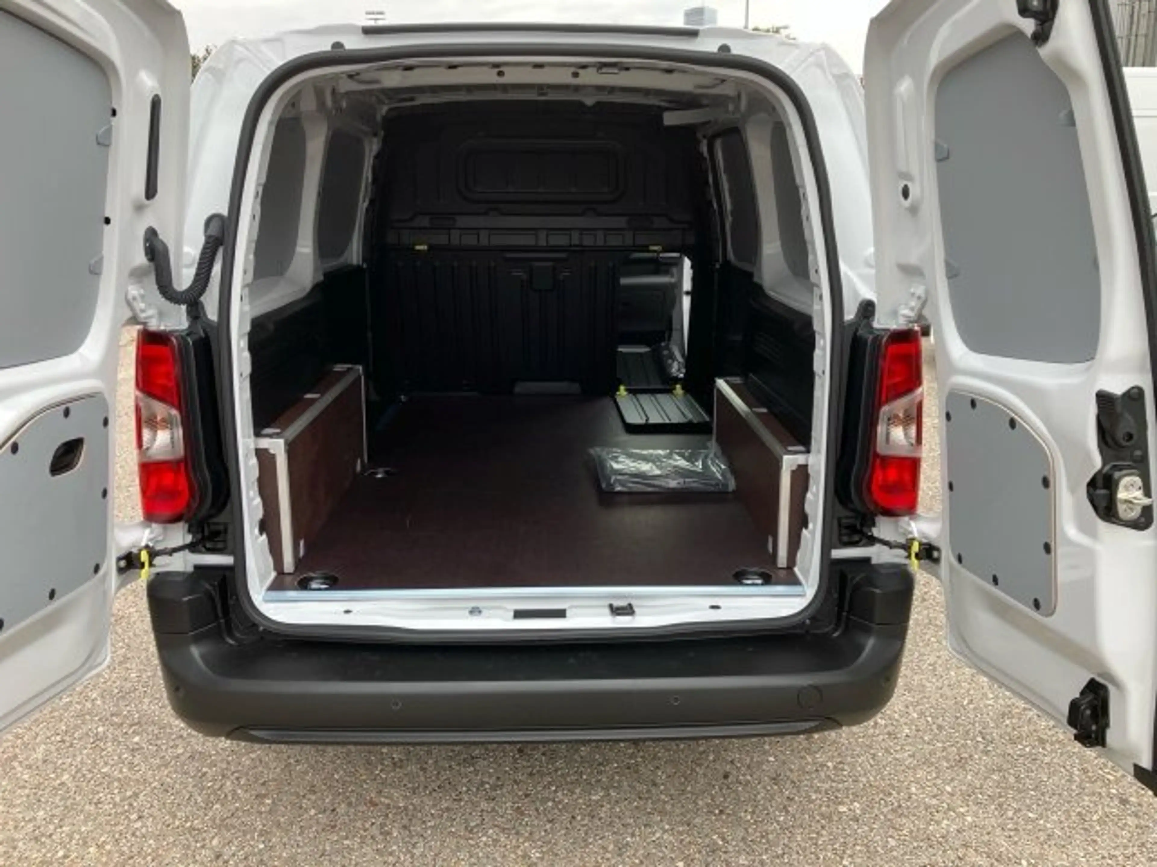 Fiat Doblo KW L2 BlueHDI 100 MT — photo 10