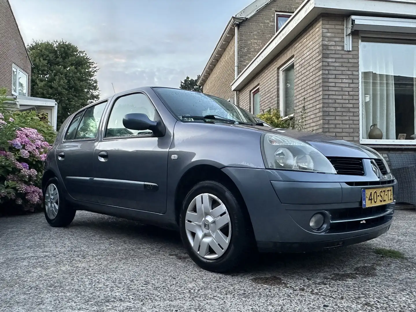 Renault Clio 1.2-16V Campus Blauw - 2