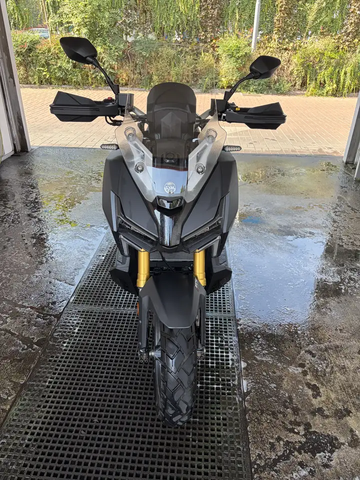 Sym ADX 400