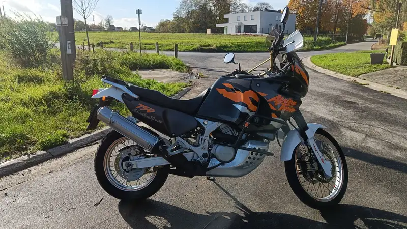 Honda XRV 750 - foto 4