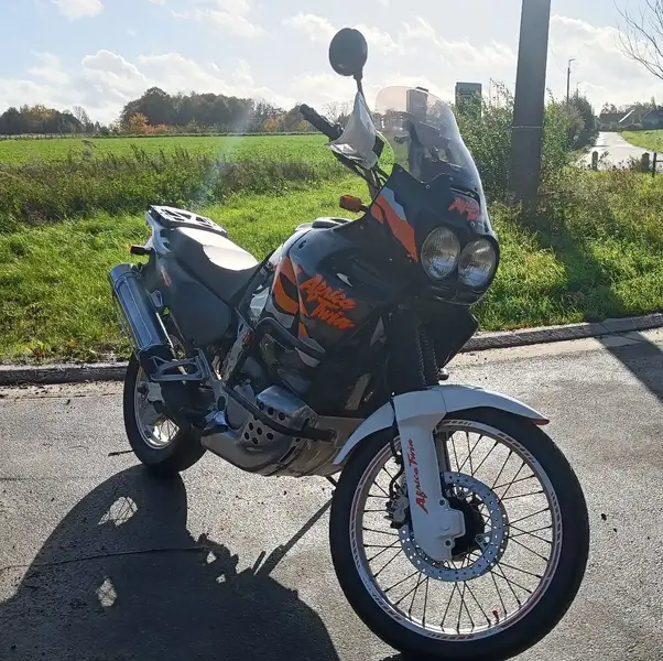 Honda XRV 750 - foto 3