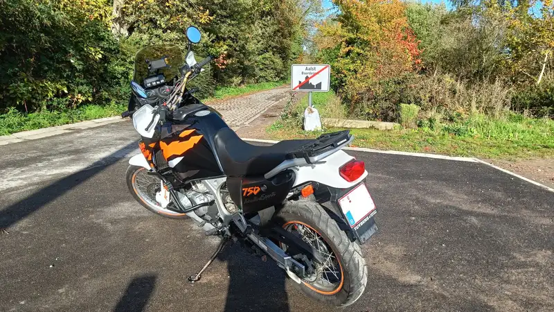 Honda XRV 750 - foto 6