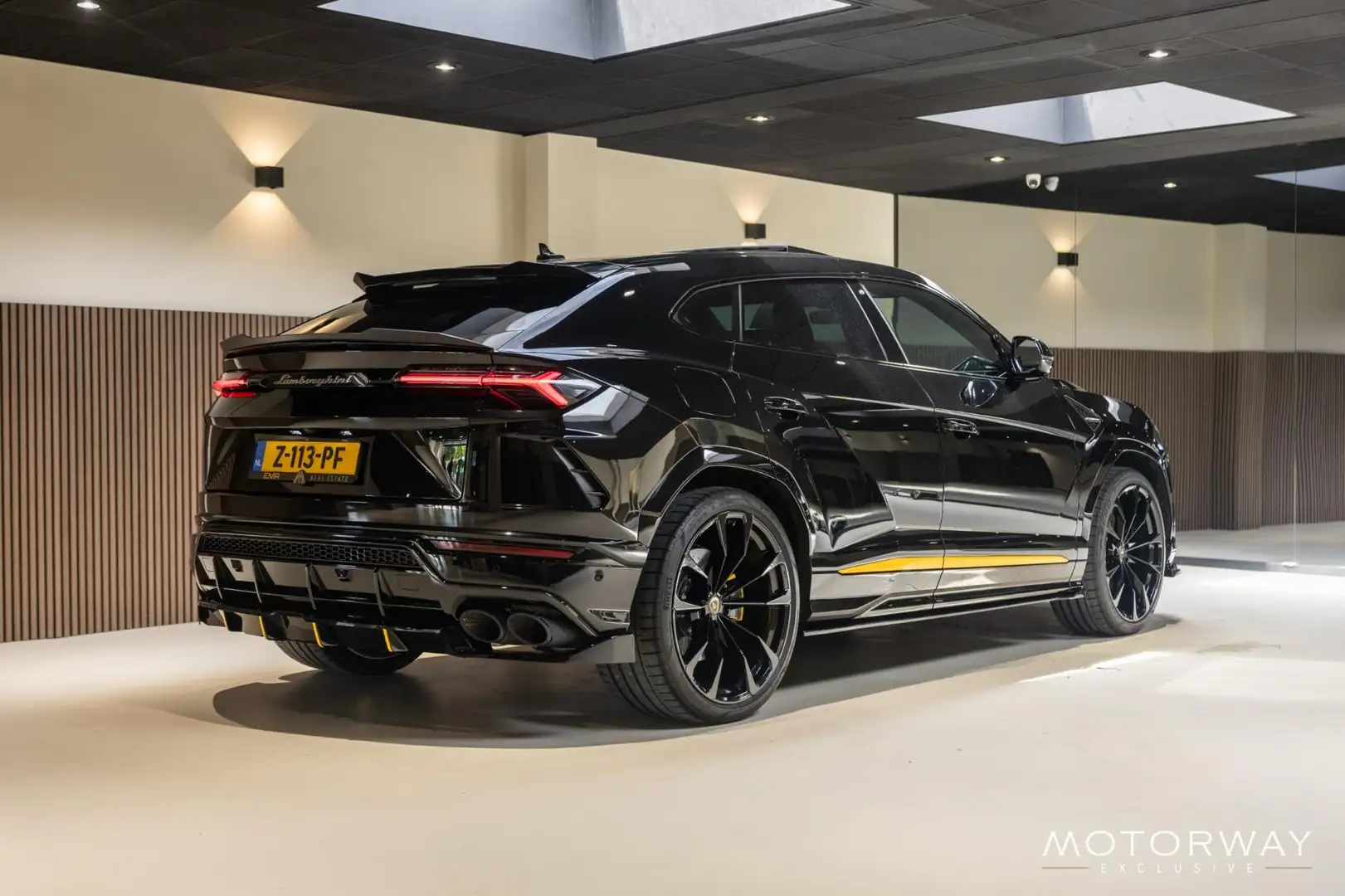 Lamborghini Urus 4.0 V8 |PANO|B&O|CERAMIC|FABRIEKSGARANTIE|HUD|MASS Zwart - 2