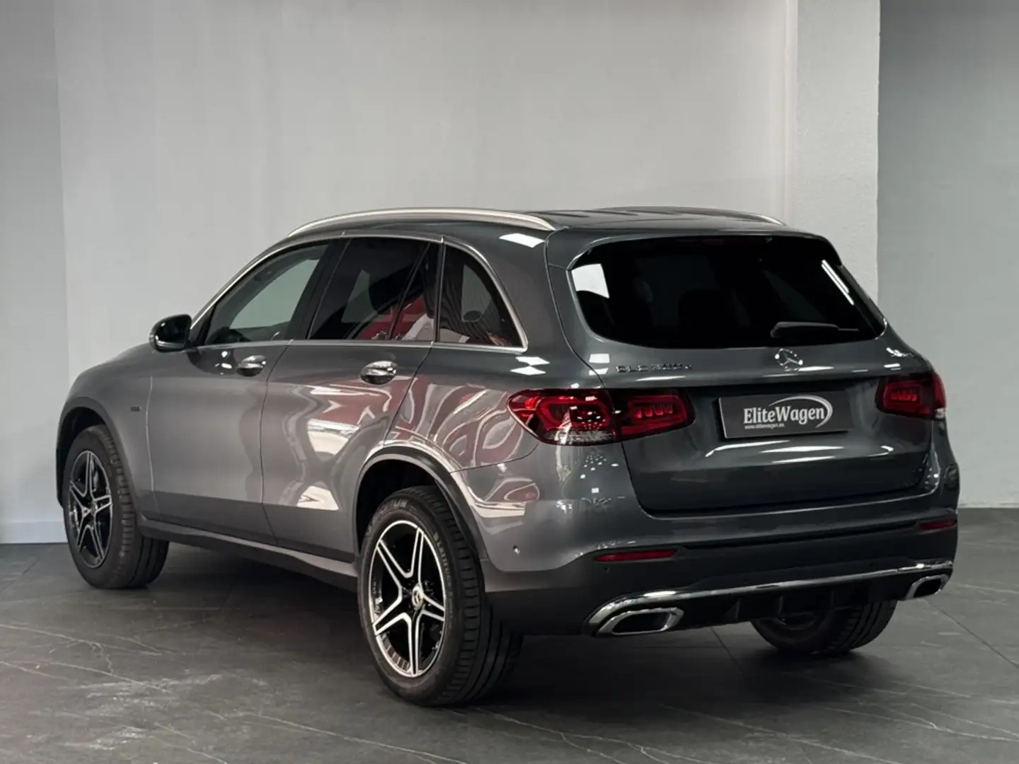 Mercedes-Benz GLC 300 300e 4Matic 9G-Tronic Grijs - 2