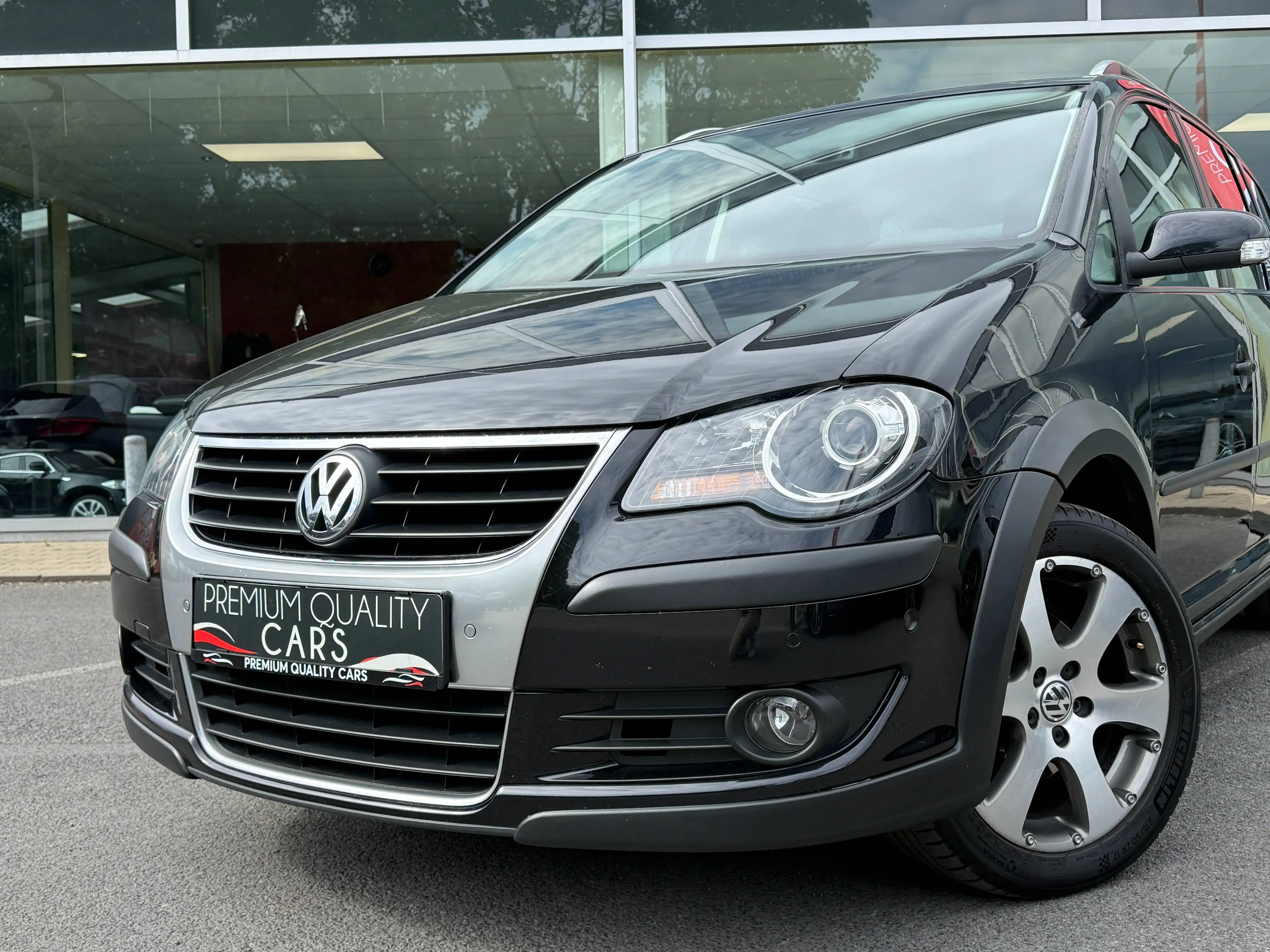 Volkswagen Touran ENKEL VERKOOP AAN HANDELAAR - 7 ZIT / TREKHAAK / ZETELVERWARMING / PARKEERSENSOREN / — photo 3