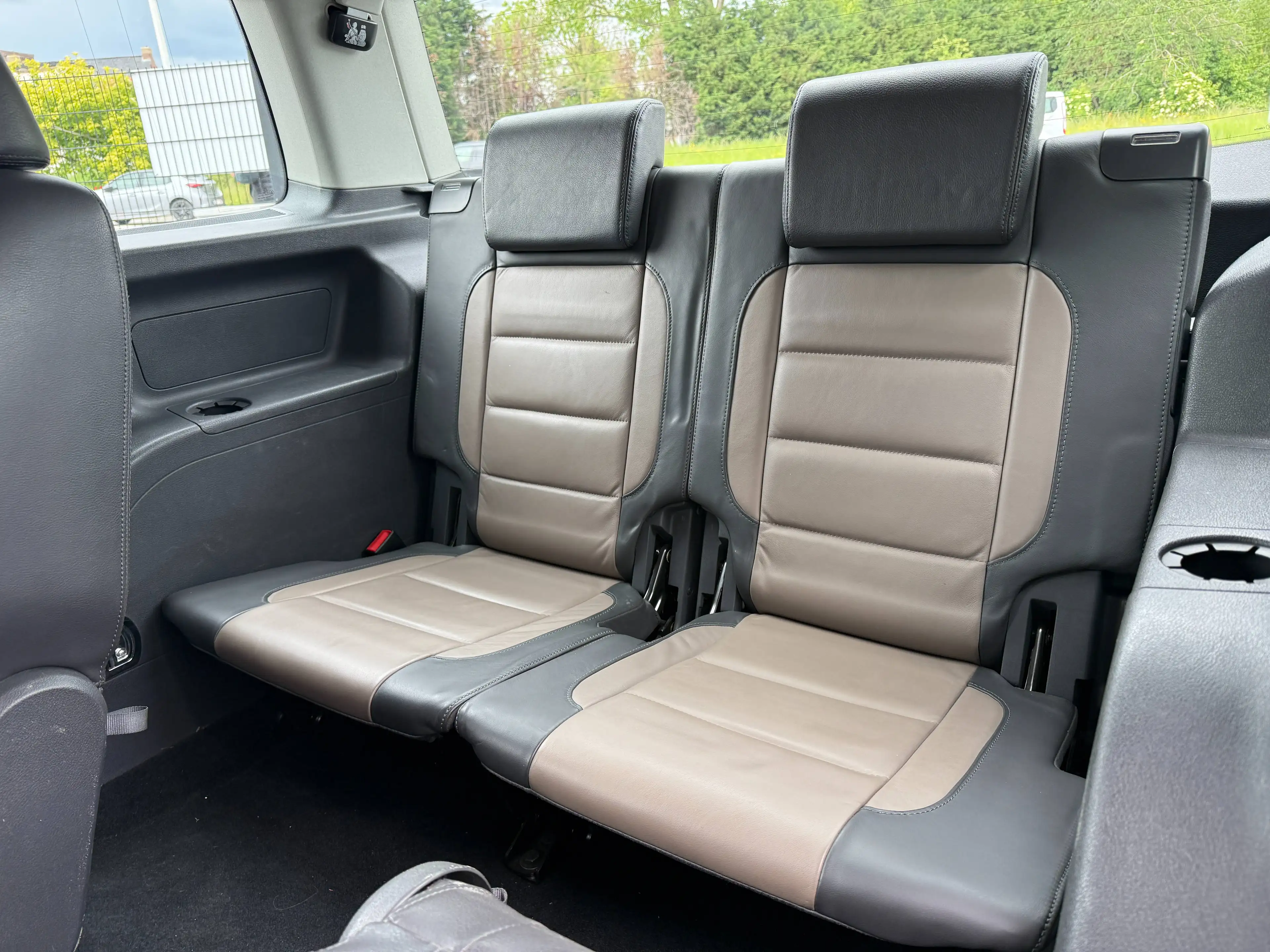 Volkswagen Touran ENKEL VERKOOP AAN HANDELAAR - 7 ZIT / TREKHAAK / ZETELVERWARMING / PARKEERSENSOREN / — photo 17