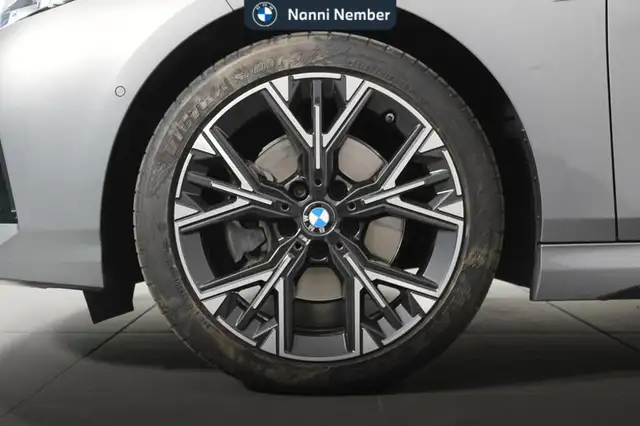 BMW 1 Series view 7