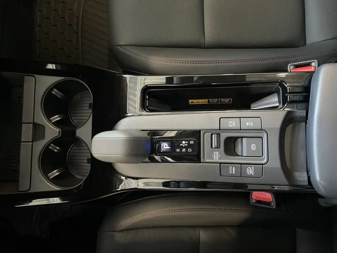 Toyota Prius снимка Toyota Prius