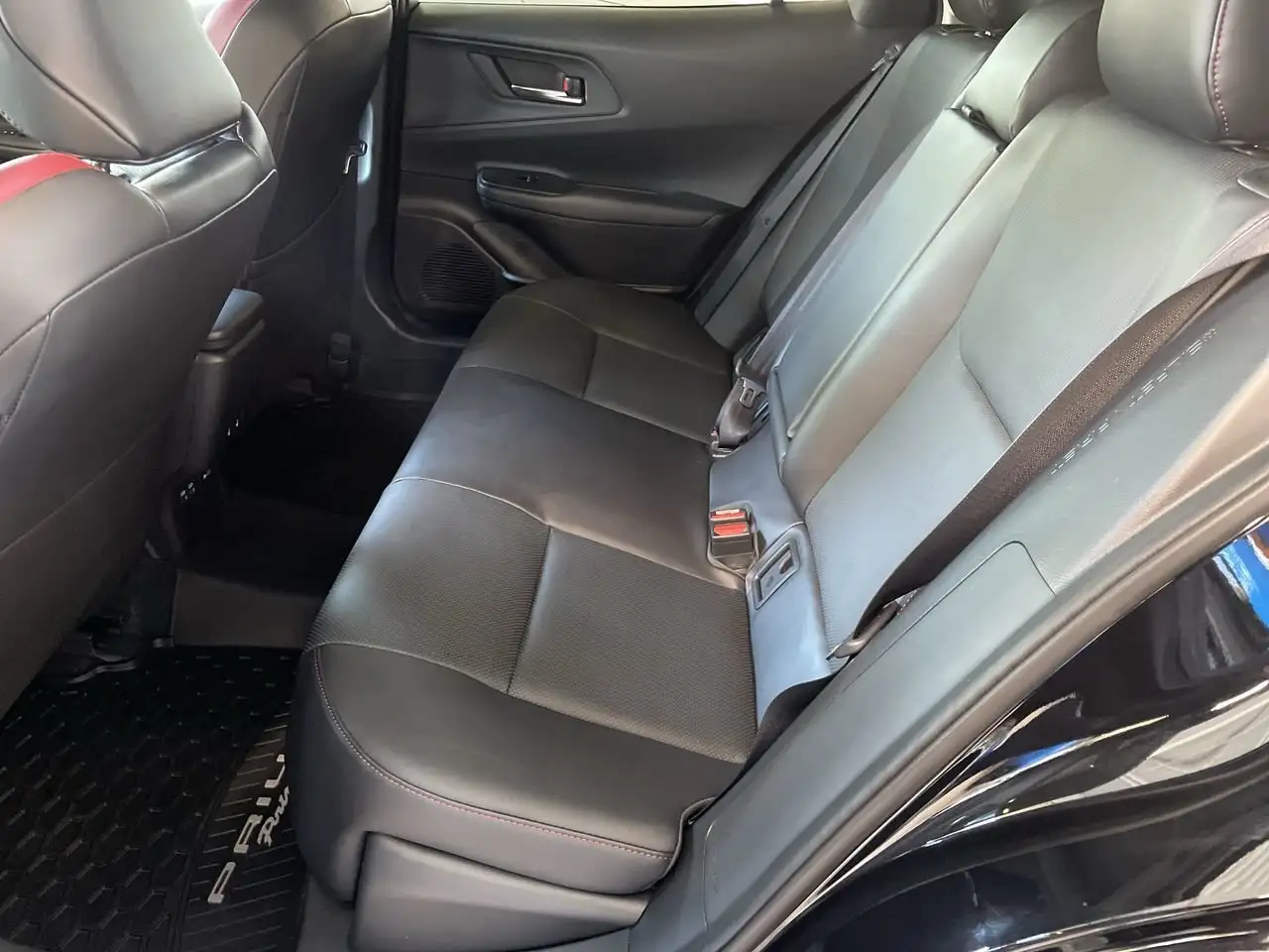 Toyota Prius снимка Toyota Prius
