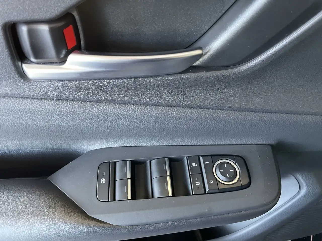 Toyota Prius снимка Toyota Prius