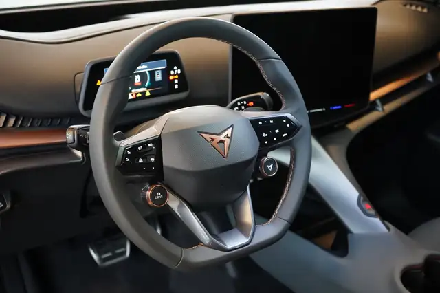 CUPRA Tavascan VZ Extreme 4Drive 250kW/340PS Ansicht 2