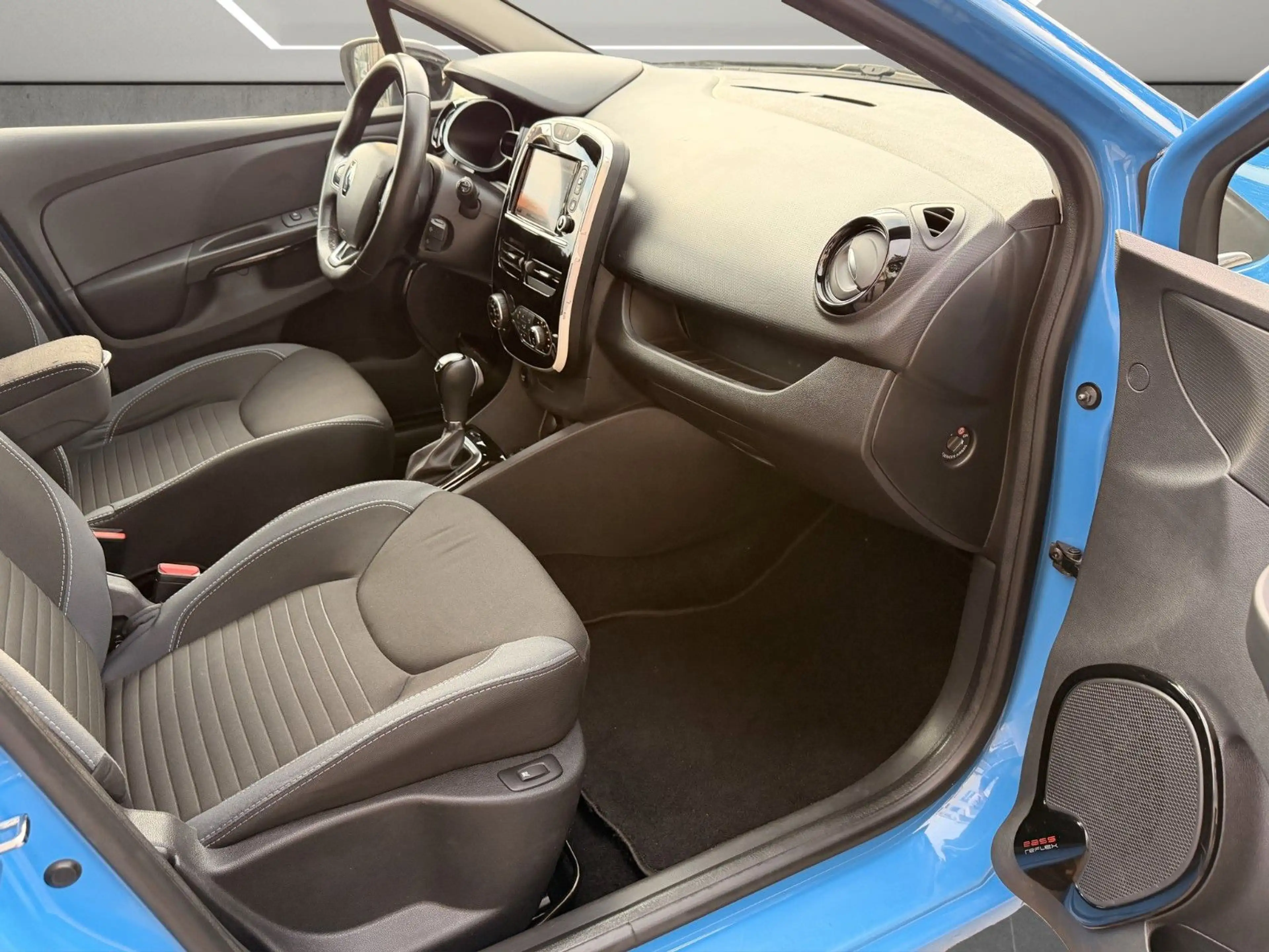 Renault Clio IV Grandtour Luxe*Automatik*Navi*Kamera* — photo 11