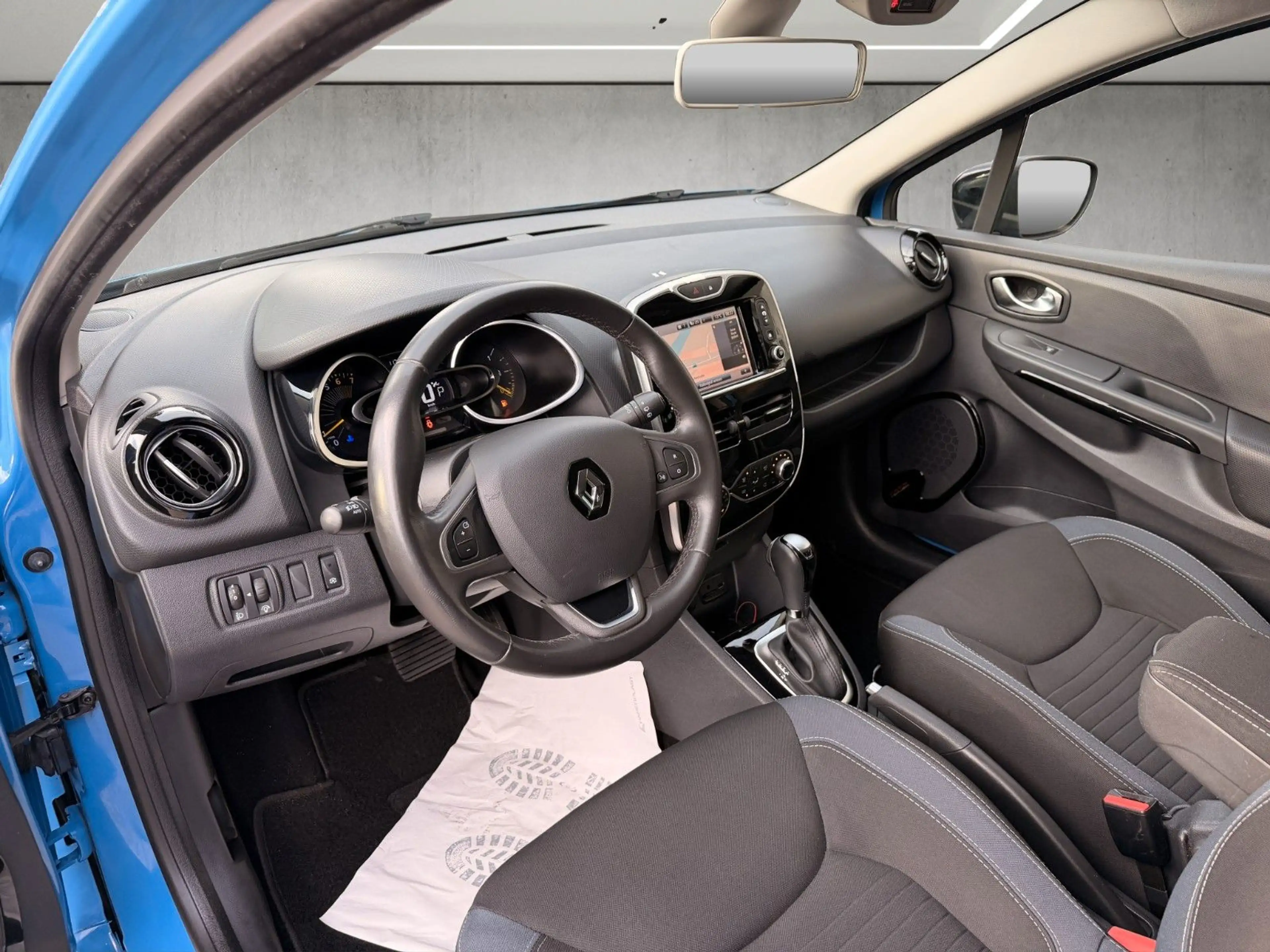 Renault Clio IV Grandtour Luxe*Automatik*Navi*Kamera* — photo 7