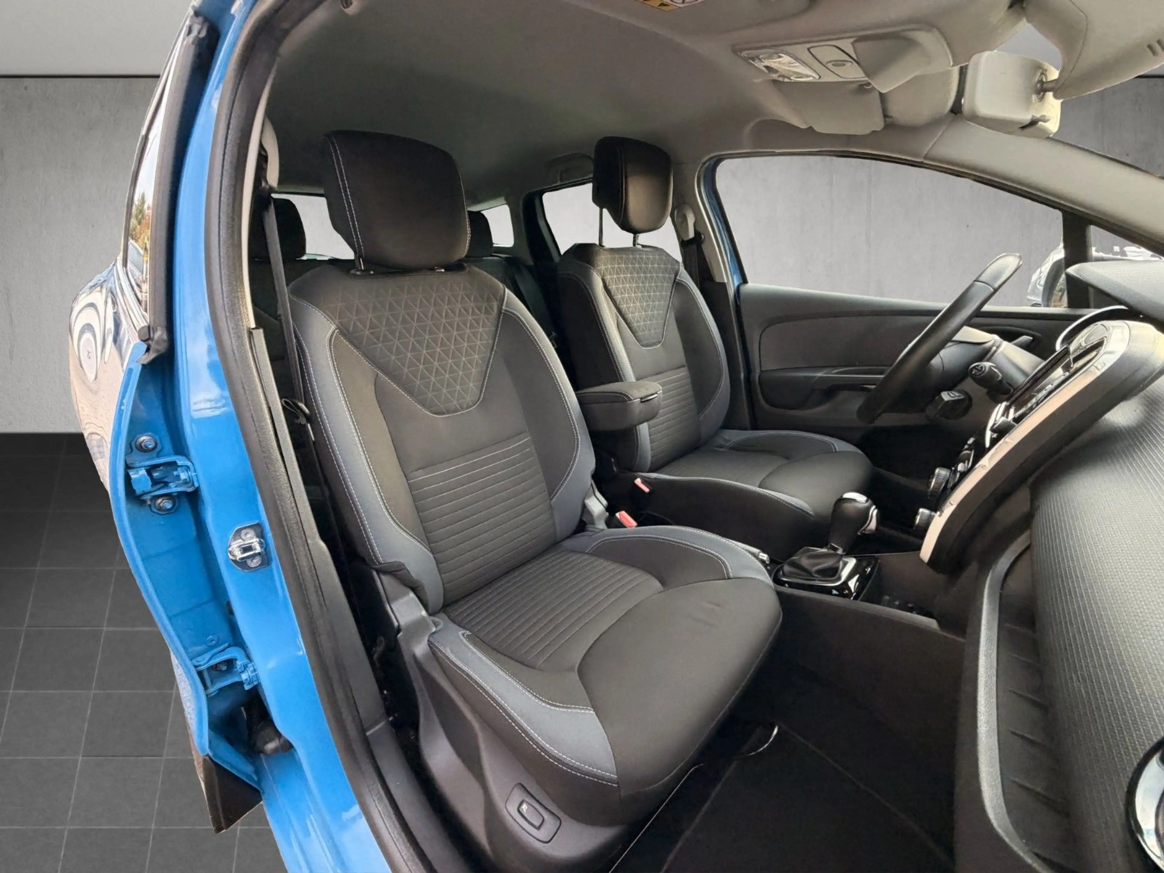Renault Clio IV Grandtour Luxe*Automatik*Navi*Kamera* — photo 13