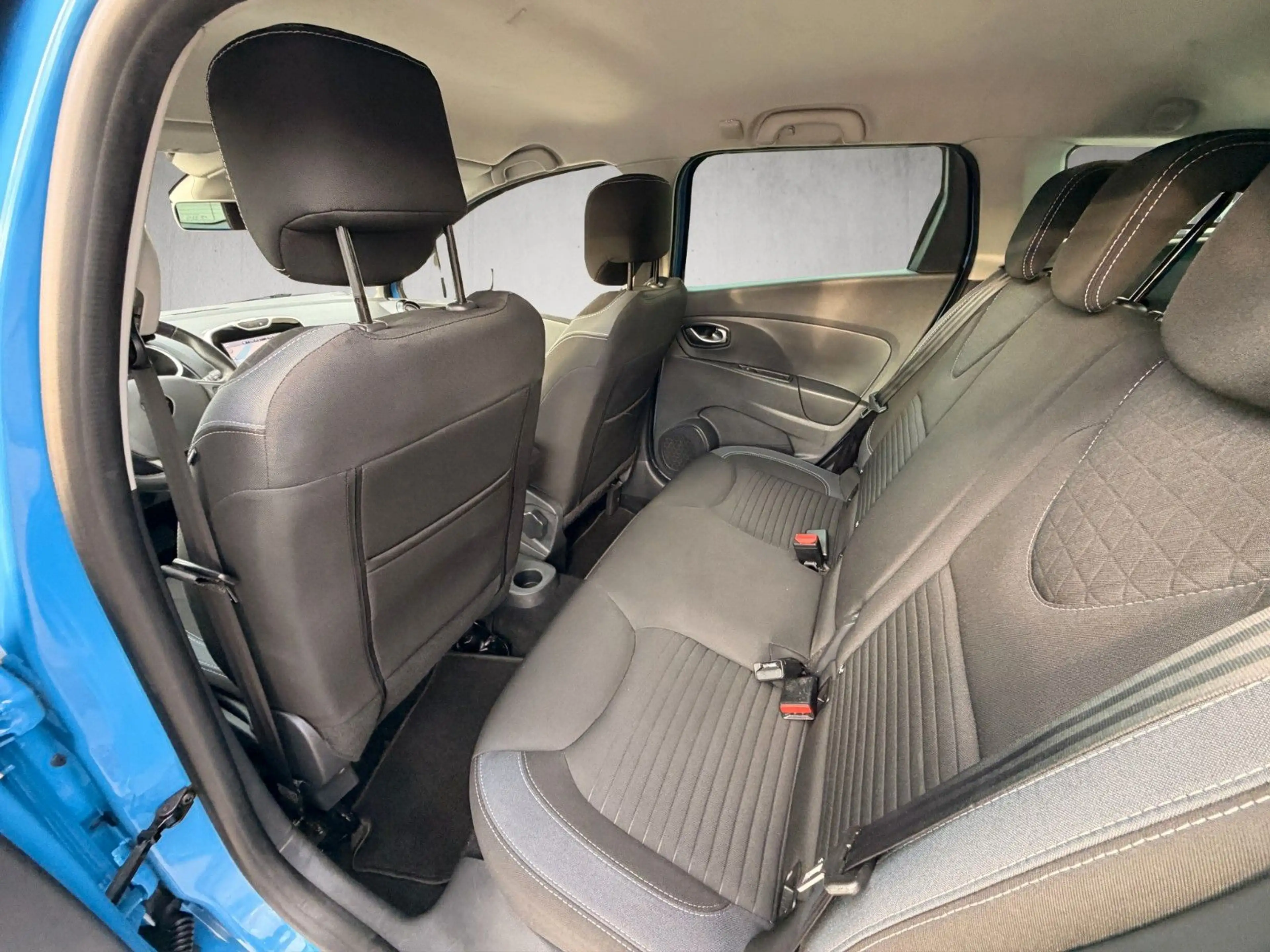 Renault Clio IV Grandtour Luxe*Automatik*Navi*Kamera* — photo 8