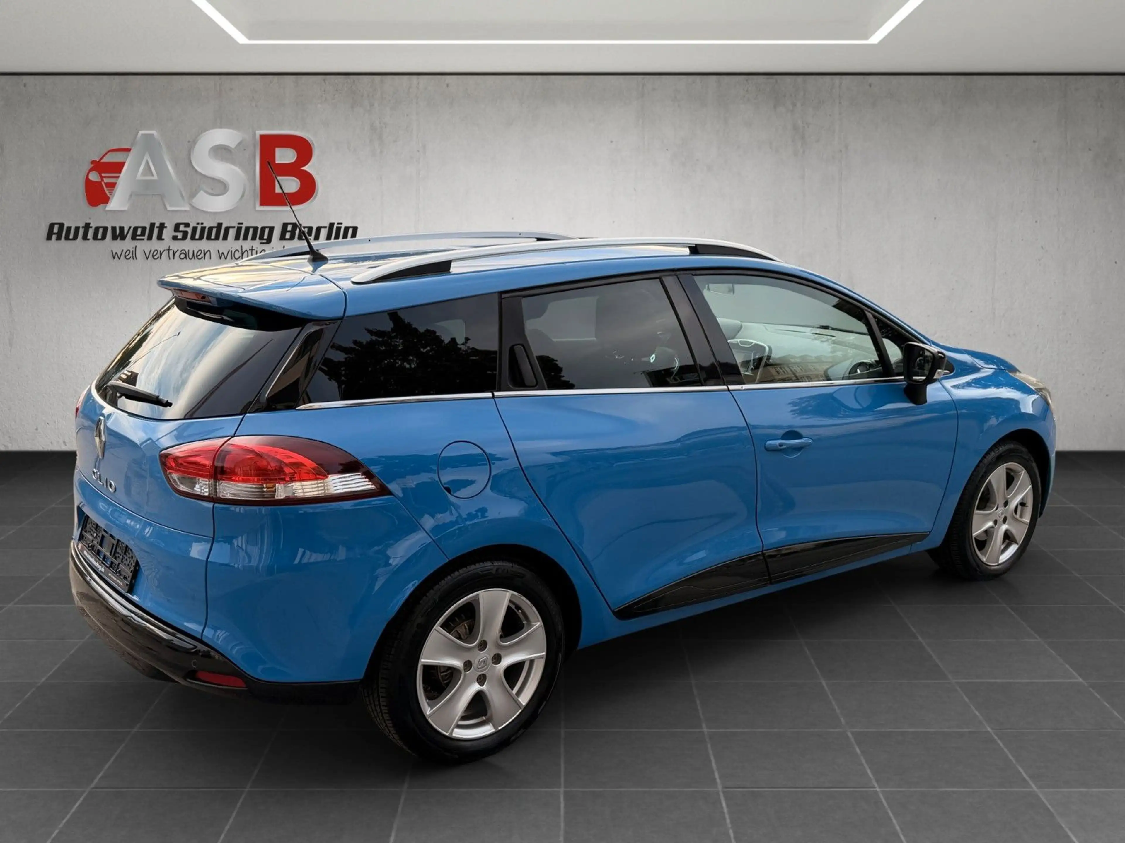 Renault Clio IV Grandtour Luxe*Automatik*Navi*Kamera* — photo 14