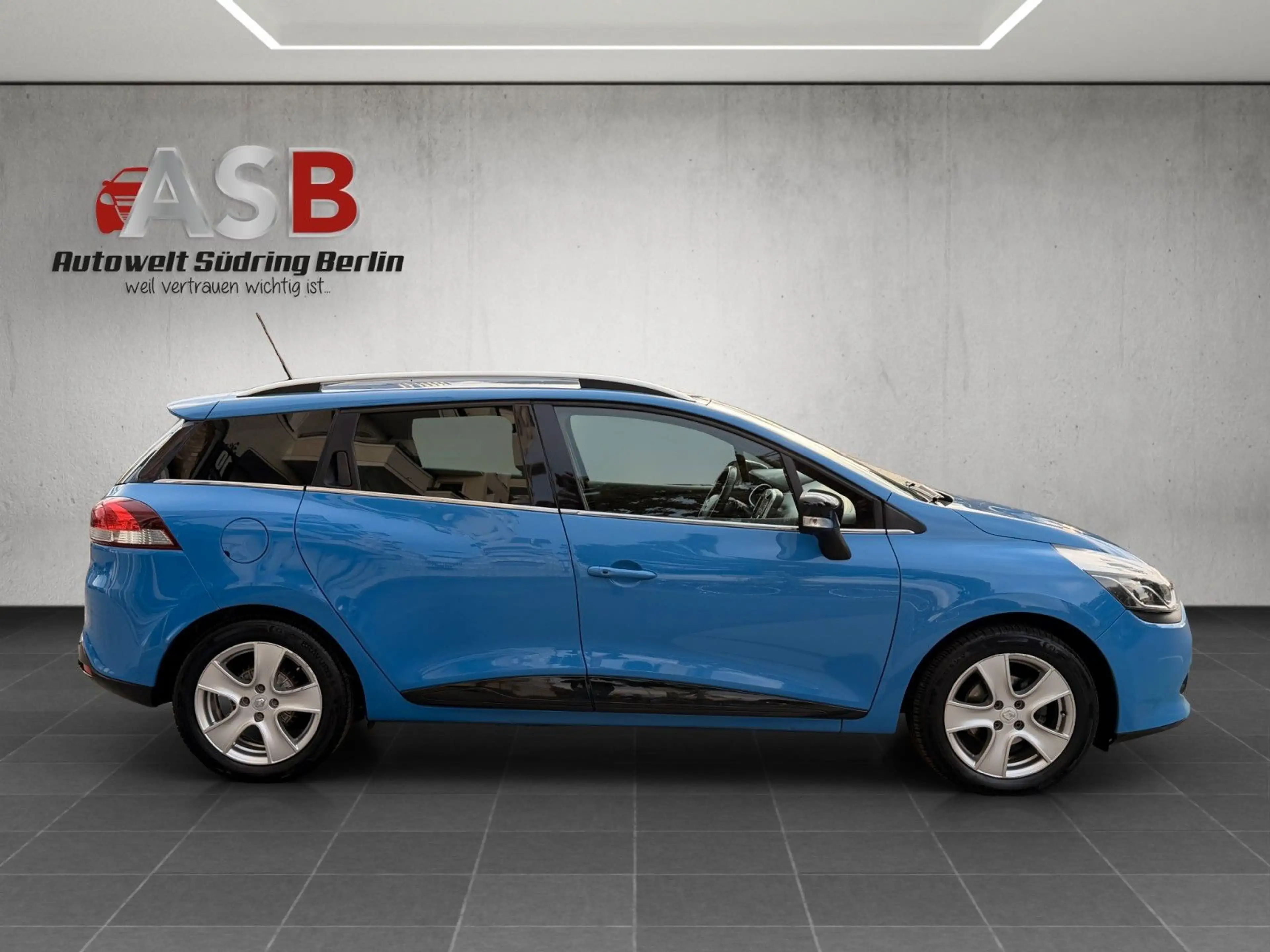 Renault Clio IV Grandtour Luxe*Automatik*Navi*Kamera* — photo 12