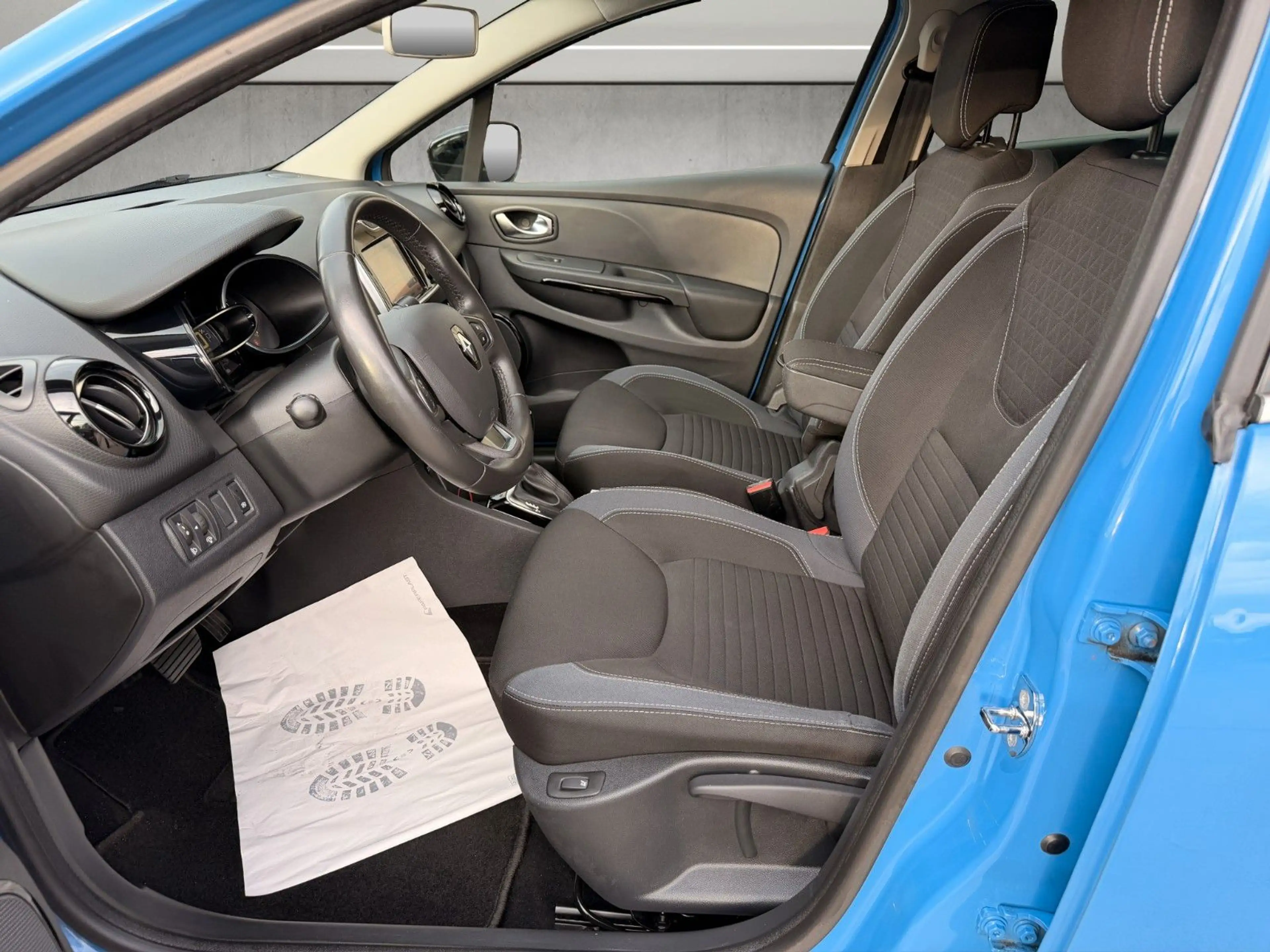 Renault Clio IV Grandtour Luxe*Automatik*Navi*Kamera* — photo 6