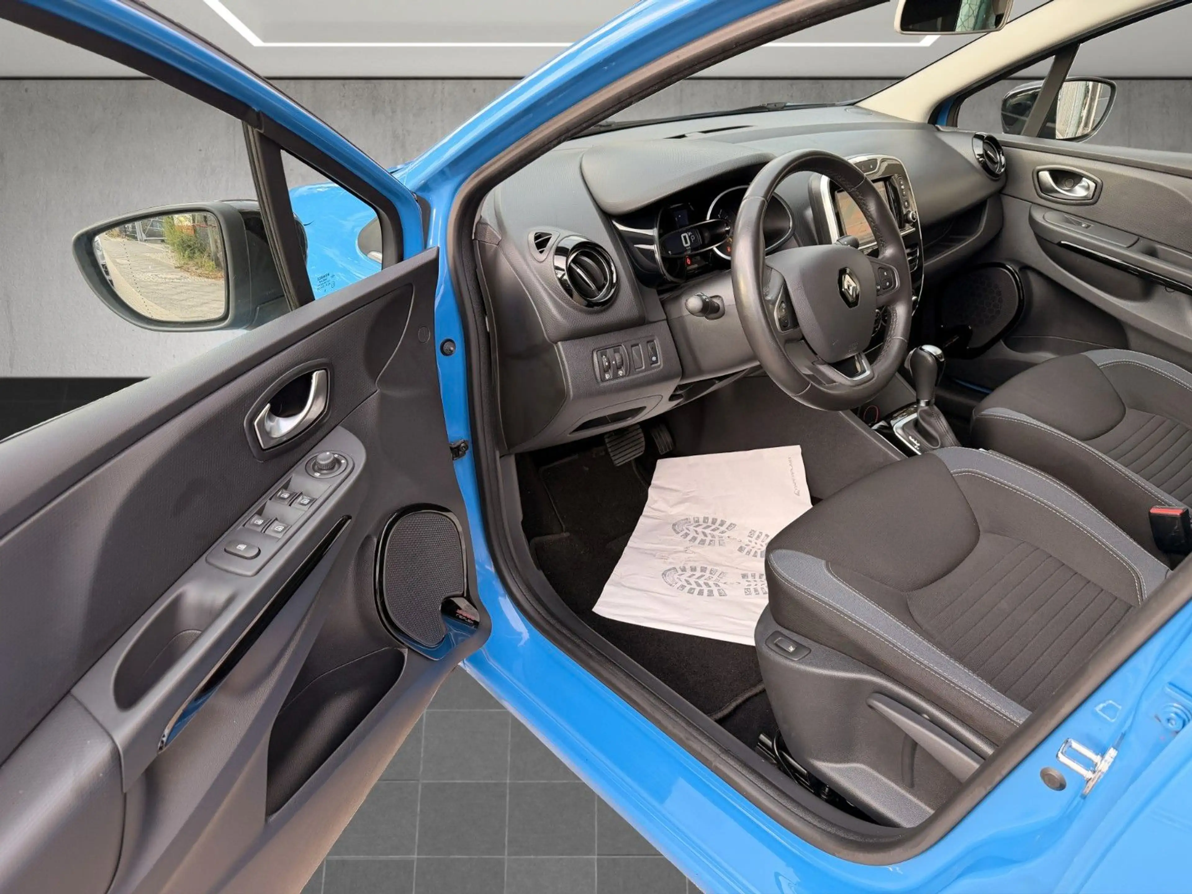 Renault Clio IV Grandtour Luxe*Automatik*Navi*Kamera* — photo 5