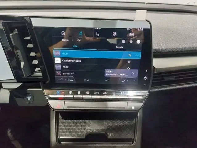 Renault Megane E-Tech view 5