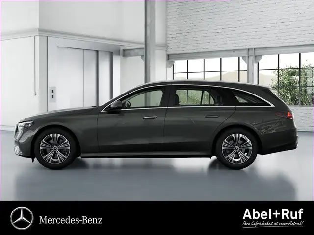 Mercedes-Benz E-Class view 3