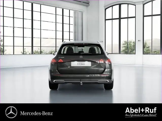 Mercedes-Benz E-Class view 5