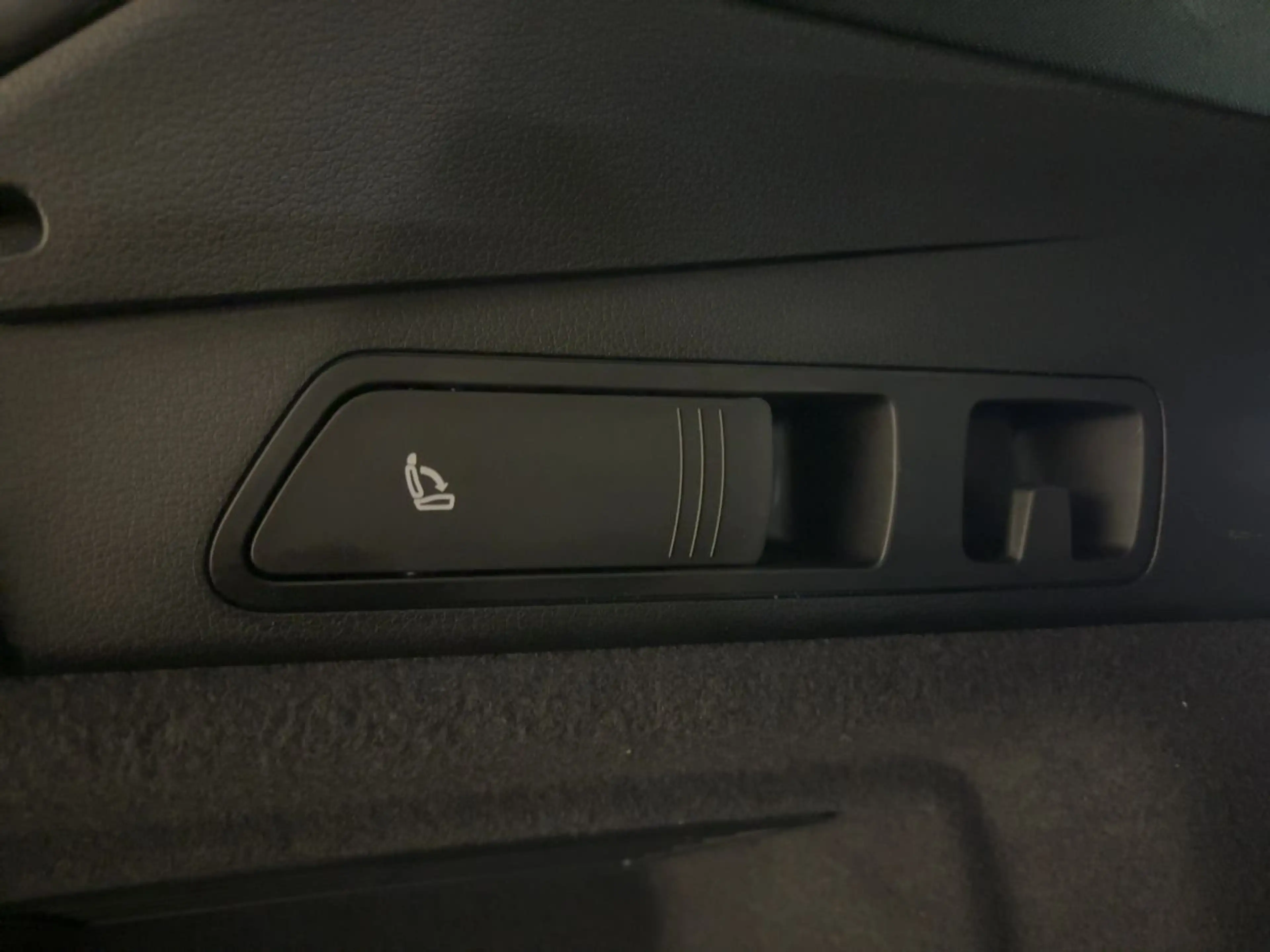 Audi Q8 e-tron S line 50 qu. AHK MATRIX 360°K VIRTUAL — photo 19