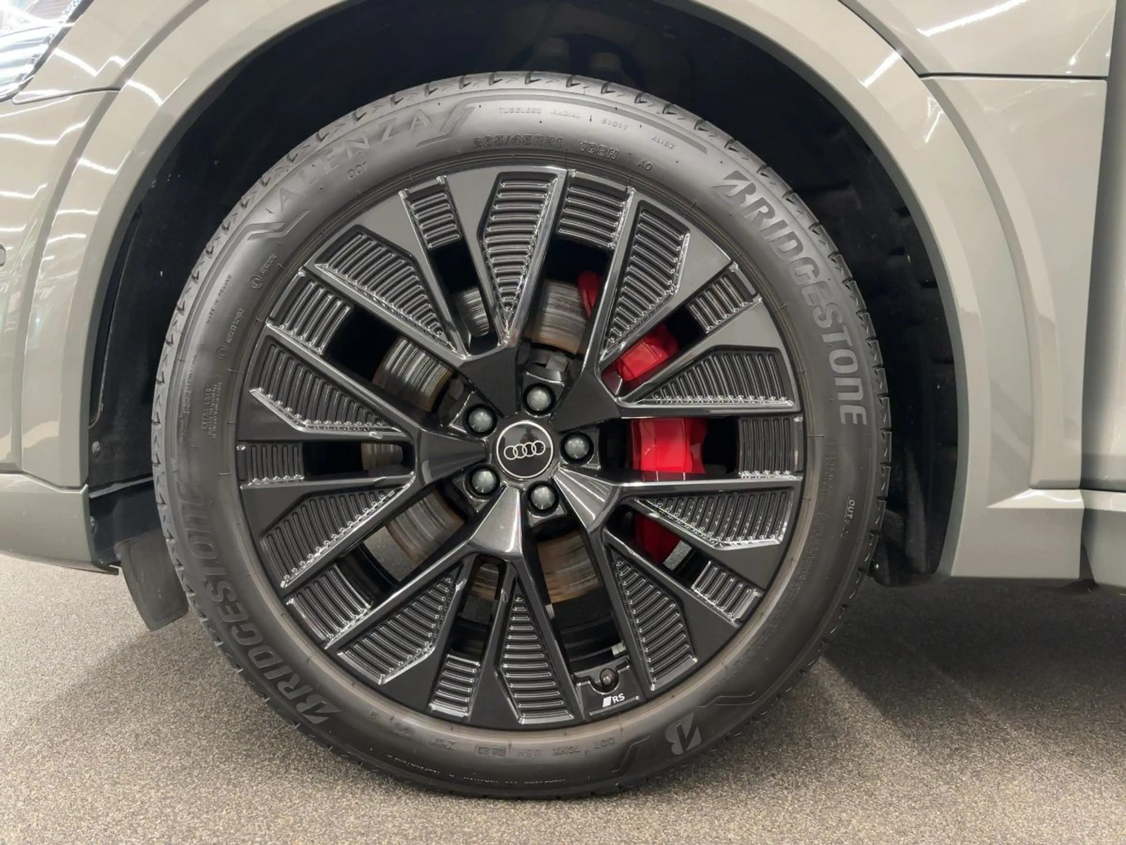 Audi Q8 e-tron S line 50 qu. AHK MATRIX 360°K VIRTUAL — photo 15