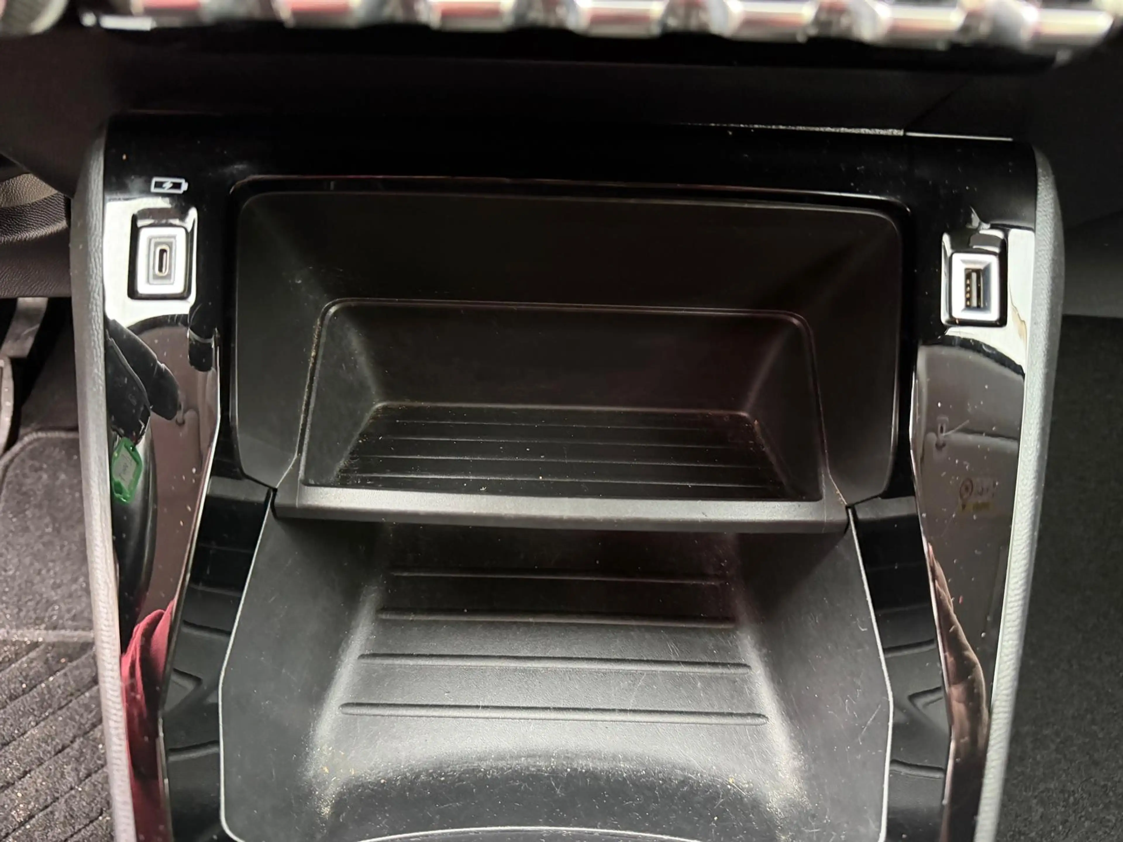 Peugeot 208 1.2 PureTech Active — photo 26