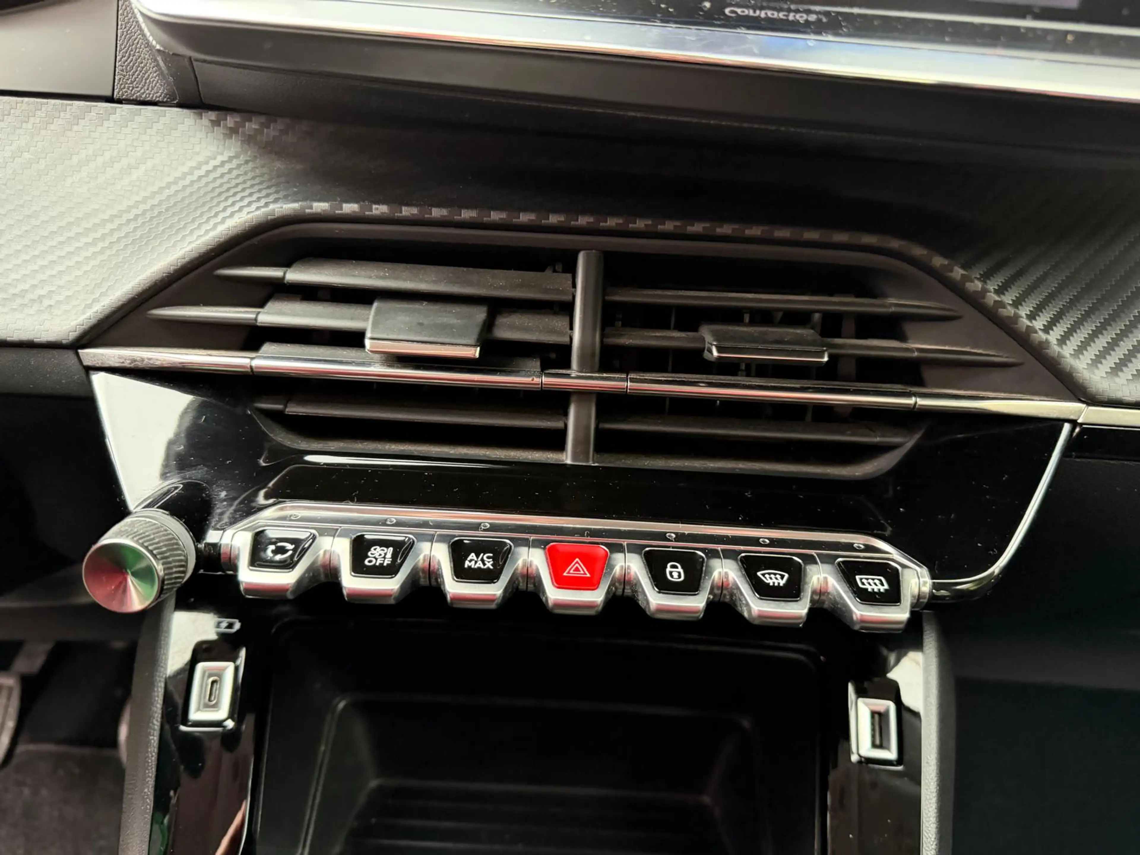 Peugeot 208 1.2 PureTech Active — photo 25