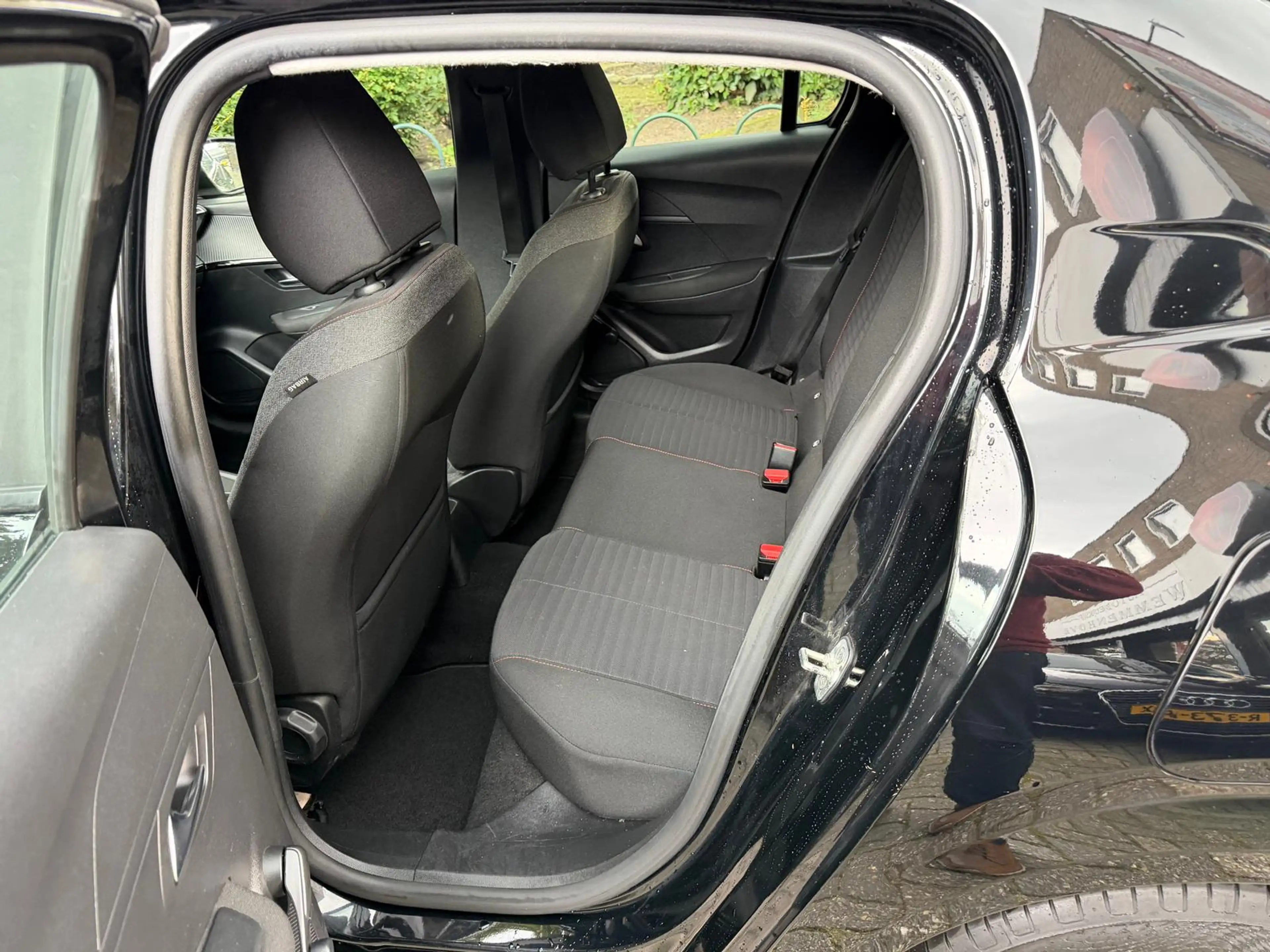 Peugeot 208 1.2 PureTech Active — photo 28