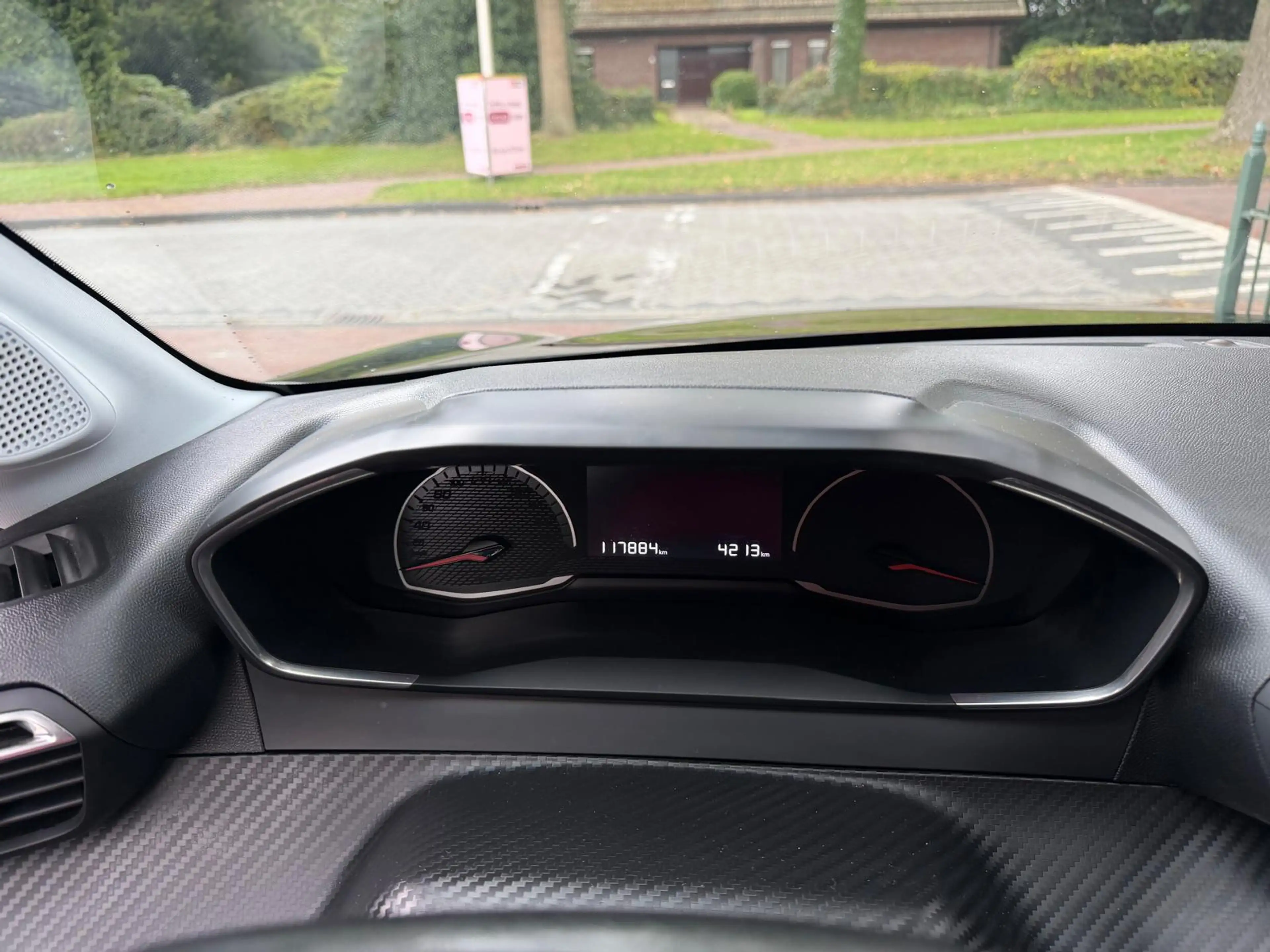 Peugeot 208 1.2 PureTech Active — photo 18