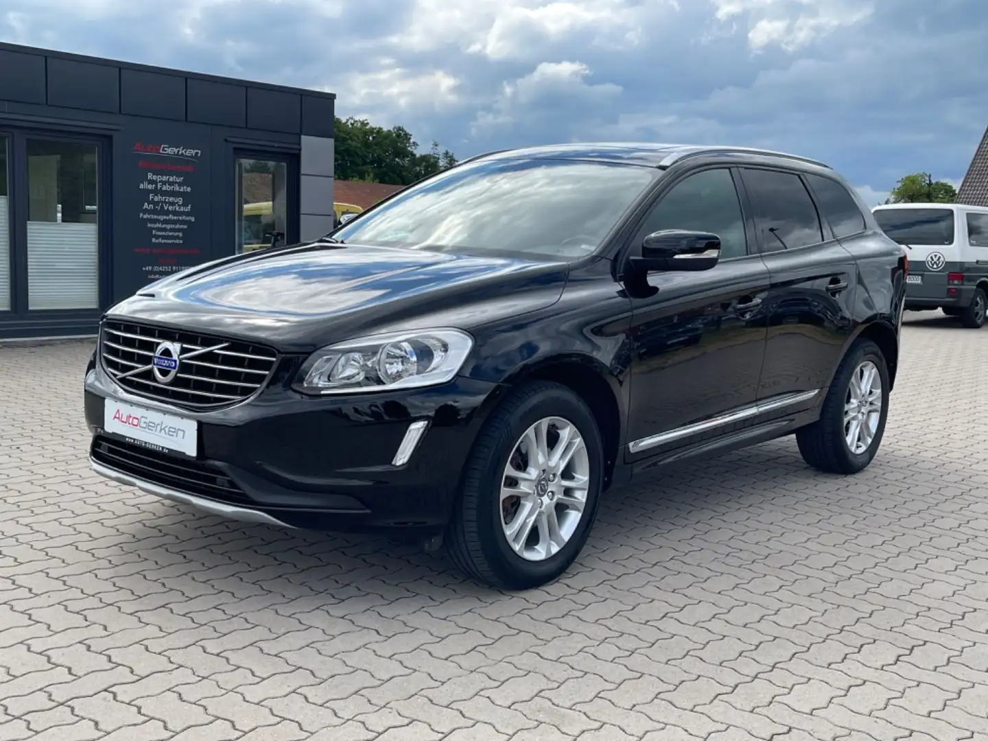 Volvo XC60 2.0 D4 Summum 2WD AHK 1HD Leder Negro - 2