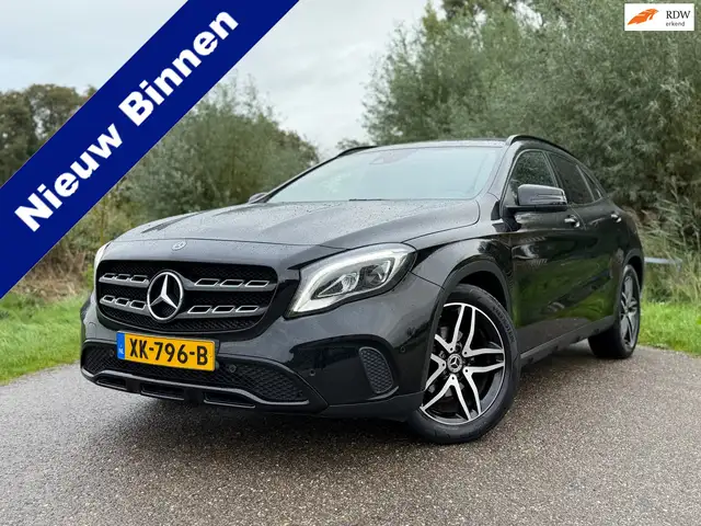 Mercedes-Benz GLA 180 Premium Plus Automaat Navi Camera clima Goed Onder