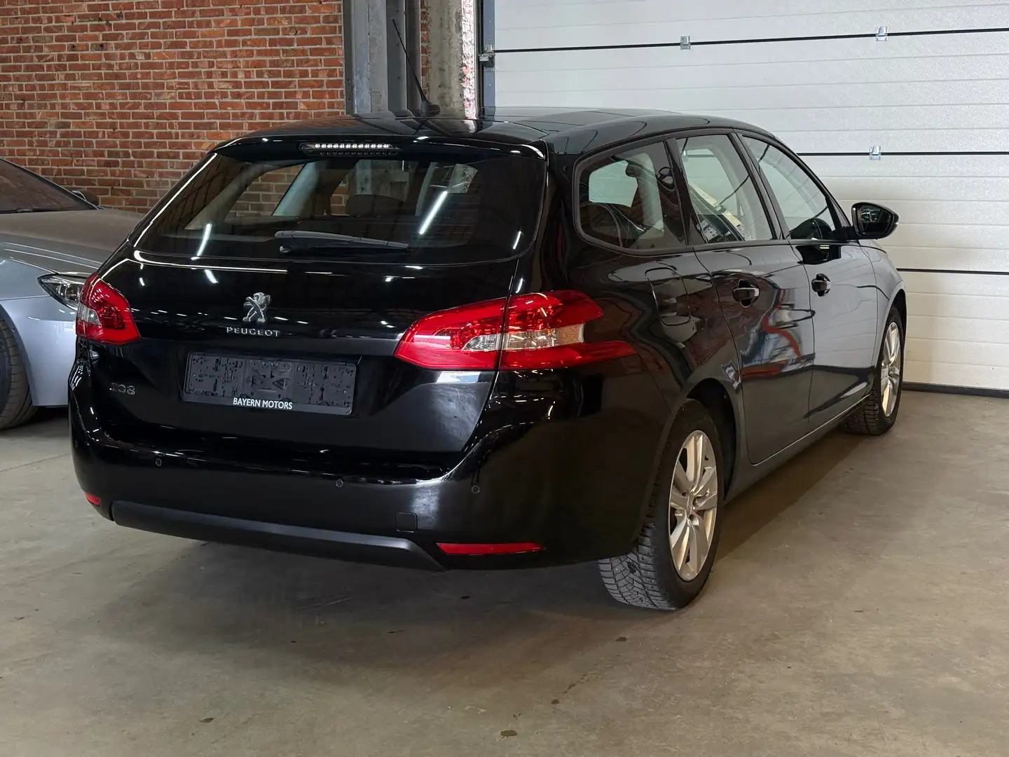 Peugeot 308 1.5 BlueHDi CarPlay Navi EURO 6d 2021 Garantie Schwarz - 2
