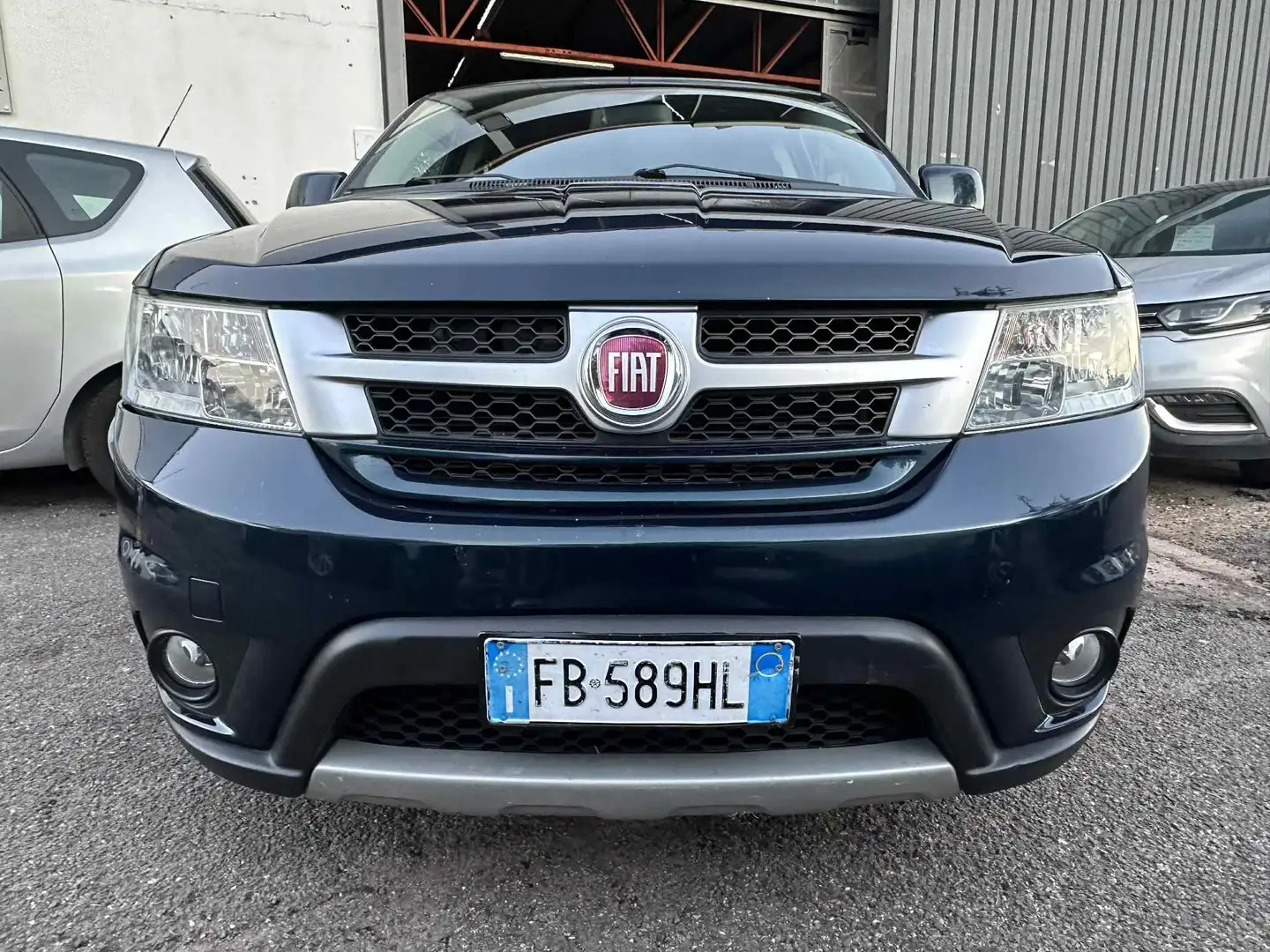 Fiat Freemont Freemont 2.0 mjt 16v Lounge 4x4 170cv auto Blauw - 2
