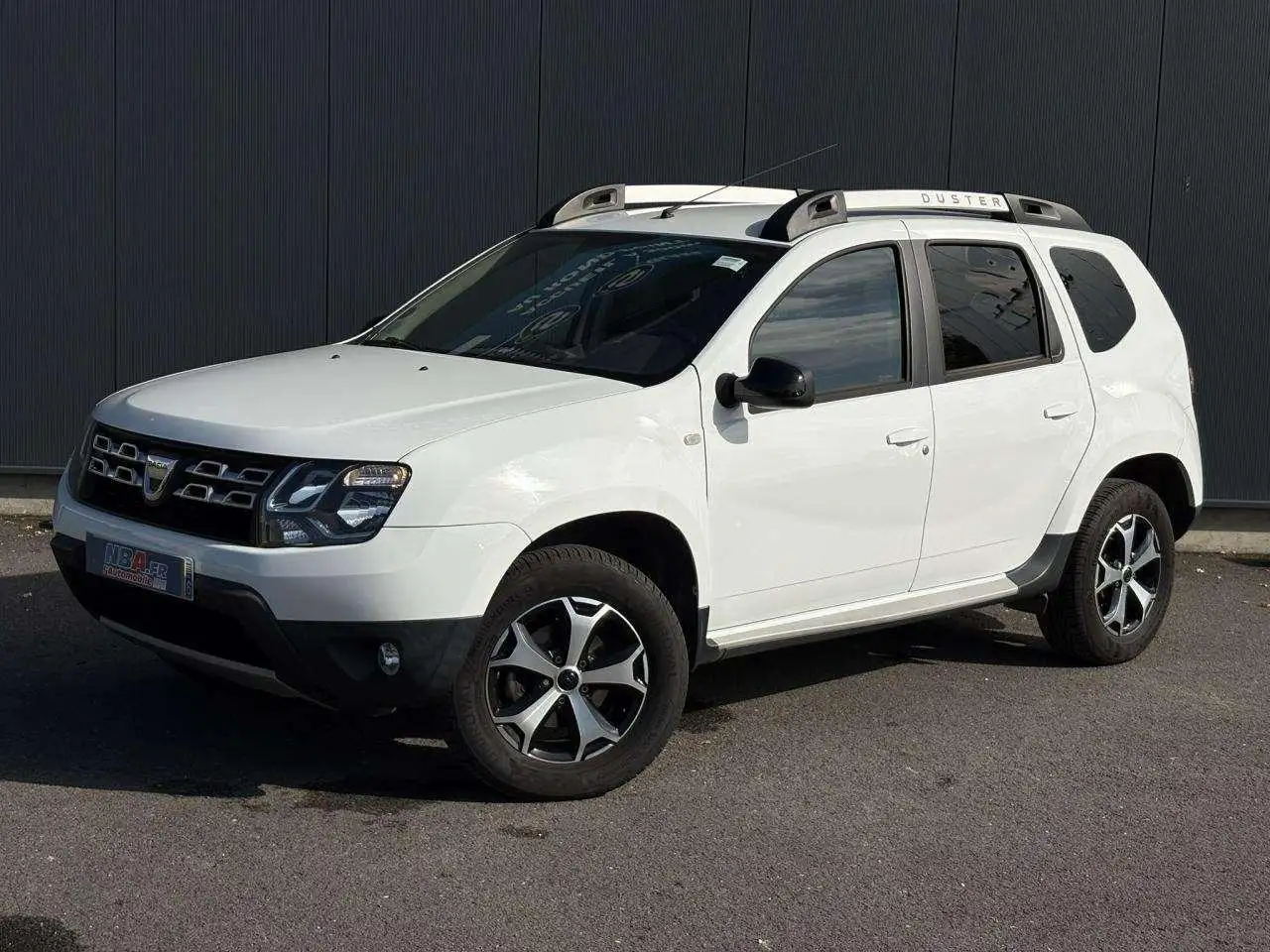 Dacia Duster TCE 125 Explorer avec Attelage, GPS et R