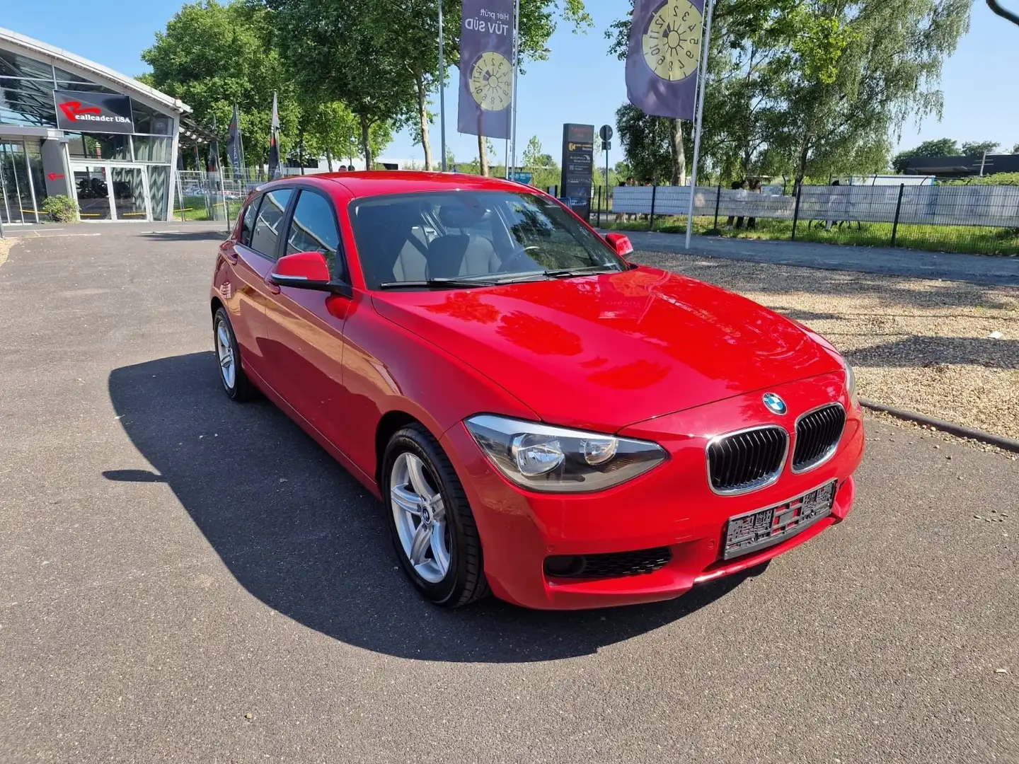 BMW 114 i 5-trg lim. Rood - 1