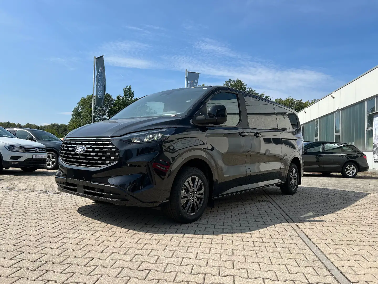 Ford Tourneo Custom L2 2.0 EcoBlue 320 Titanium Leder Schwarz - 1