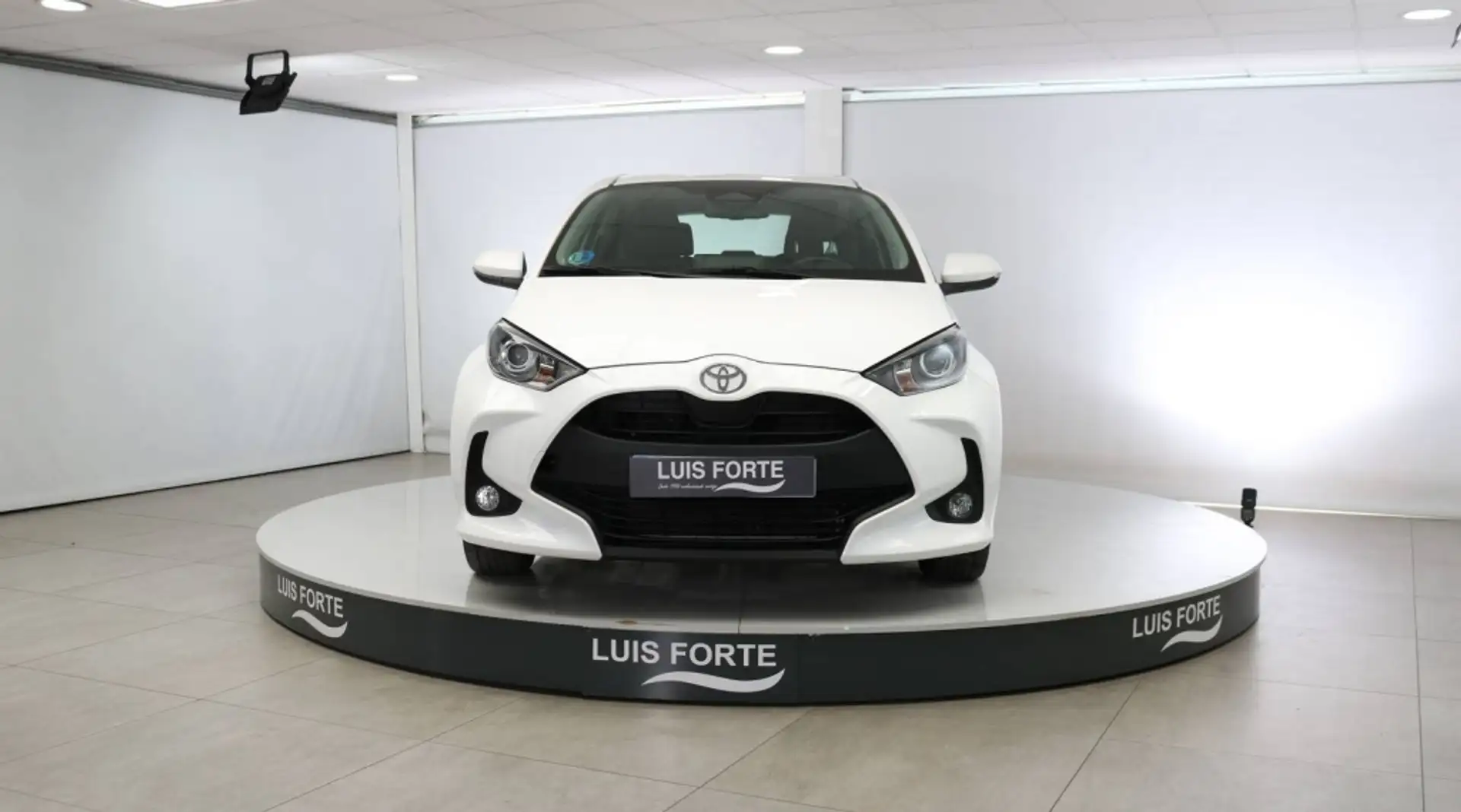 Toyota Yaris 120H 1.5 Active Tech Blanc - 2