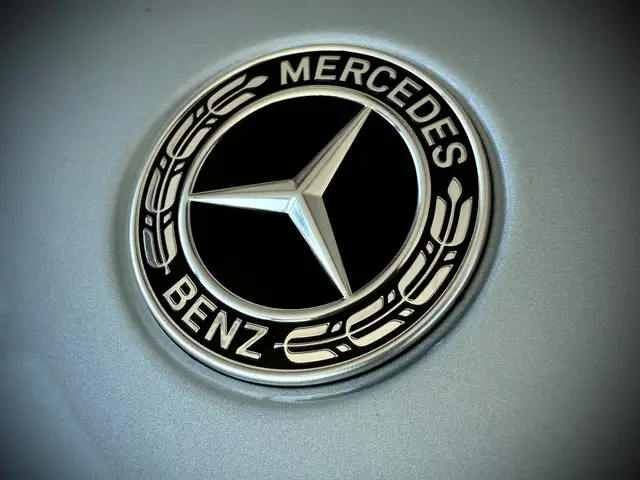 Mercedes-Benz GLC 200 view 4