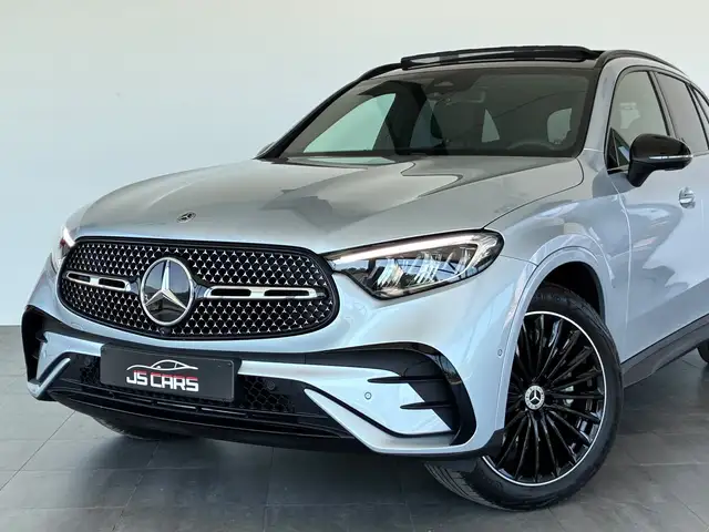 Mercedes-Benz GLC 200 view 2