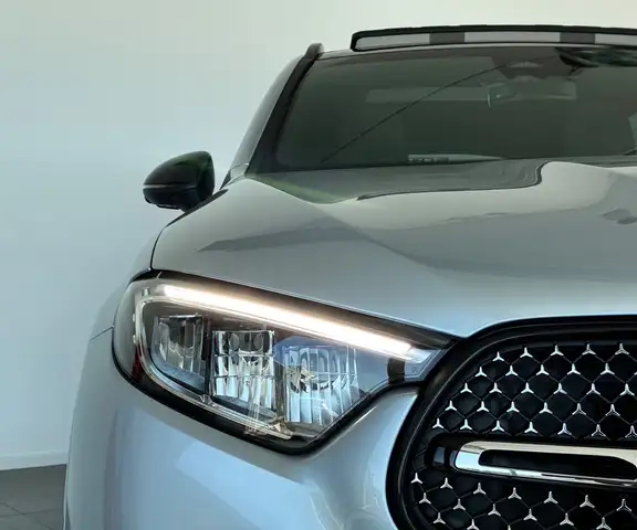 Mercedes-Benz GLC 200 view 7