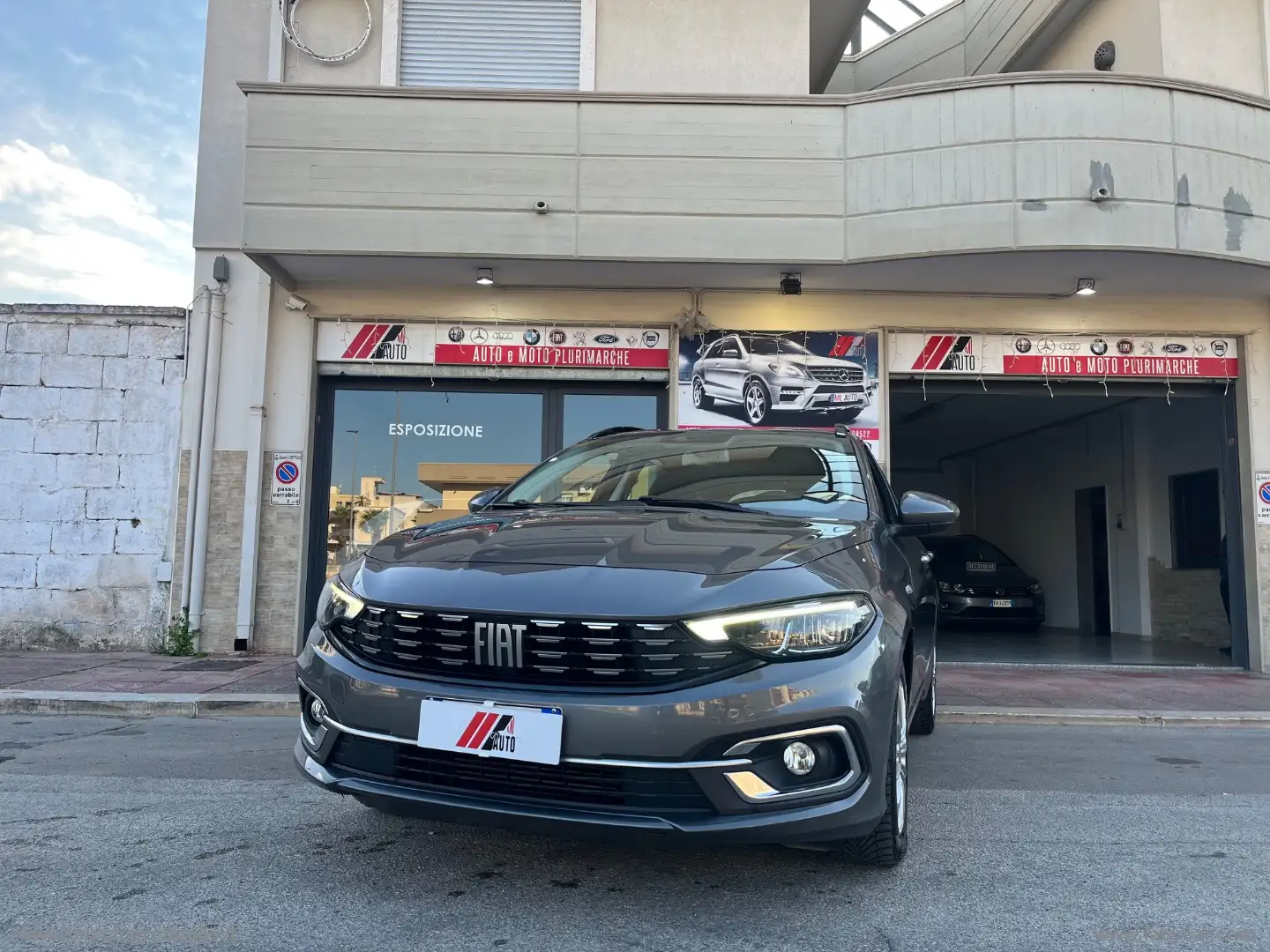 Fiat Tipo 1.3 Mjt S&S SW Lounge Grijs - 2