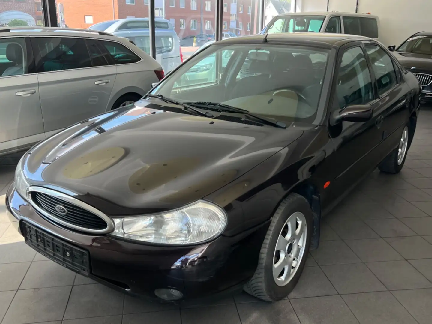 Ford Mondeo 2.0 16V Ghia Klimaautoma~Zentral~SHZ~AHK~ - 2