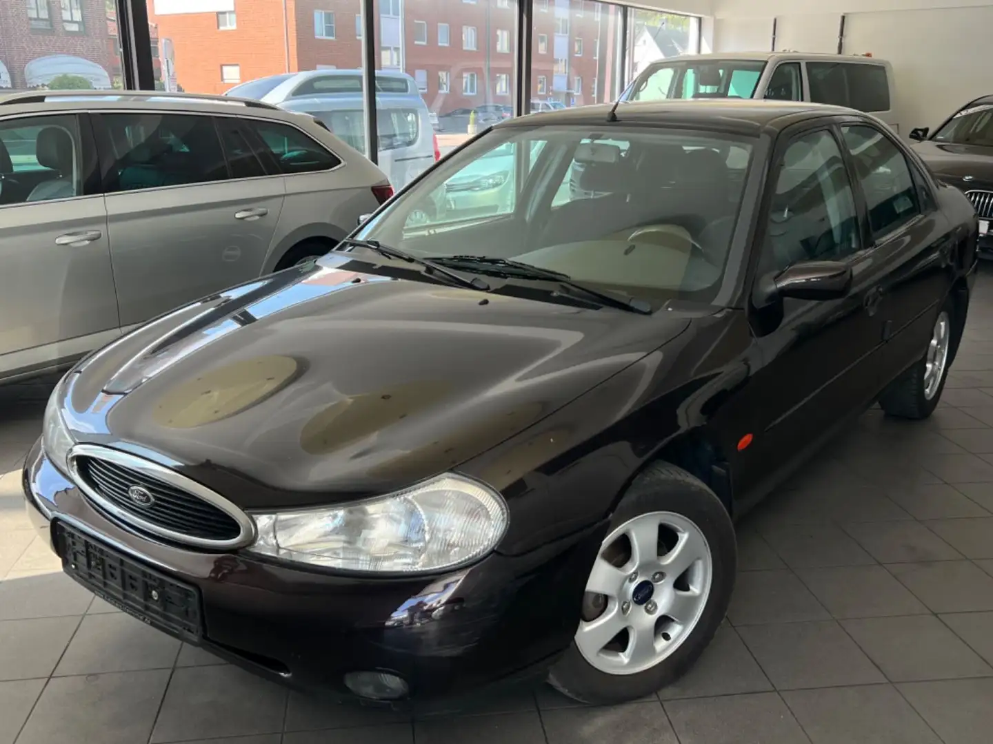 Ford Mondeo 2.0 16V Ghia Klimaautoma~Zentral~SHZ~AHK~ - 1